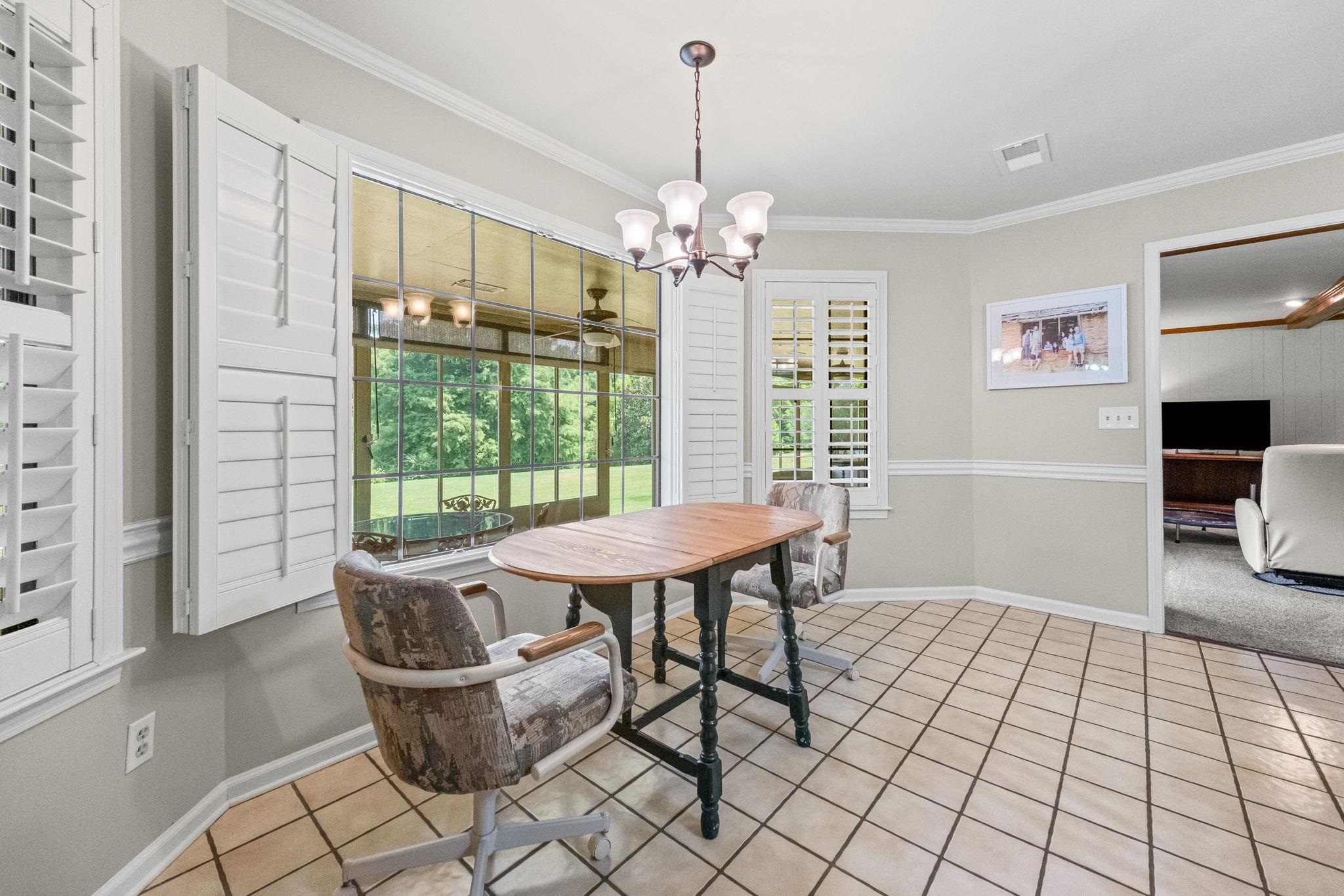 8140 HUNTERS HILL CV