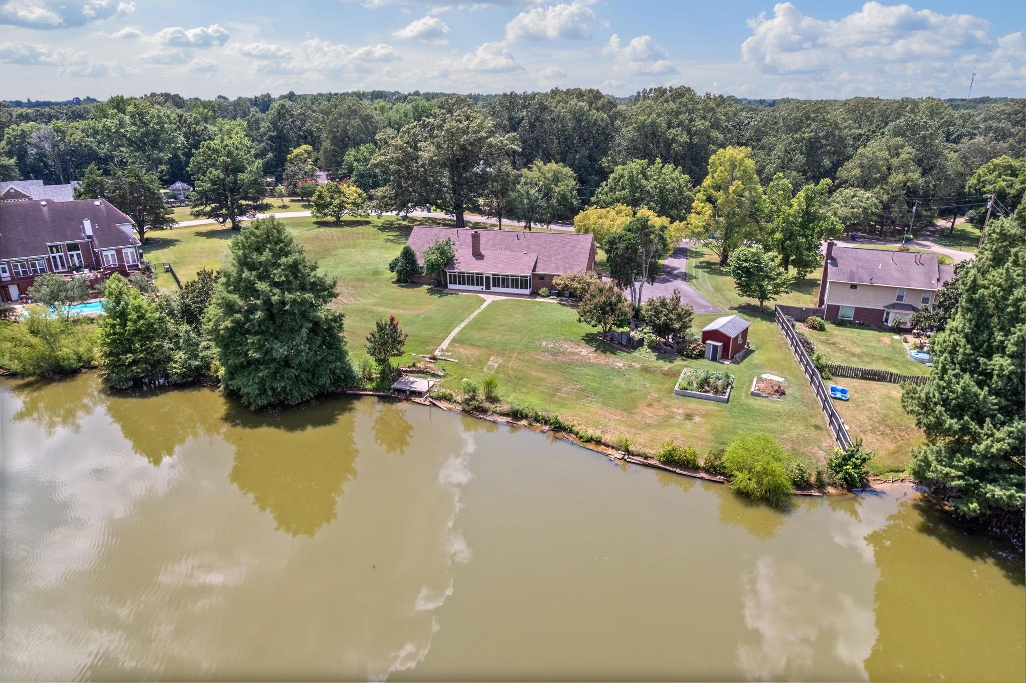 8140 HUNTERS HILL CV