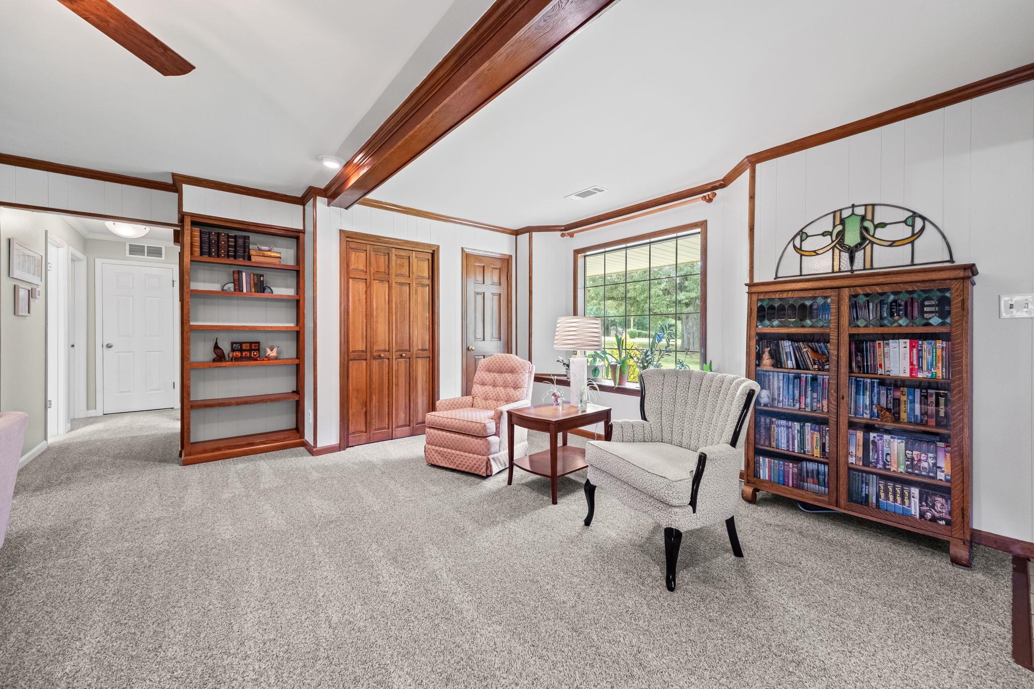 8140 HUNTERS HILL CV