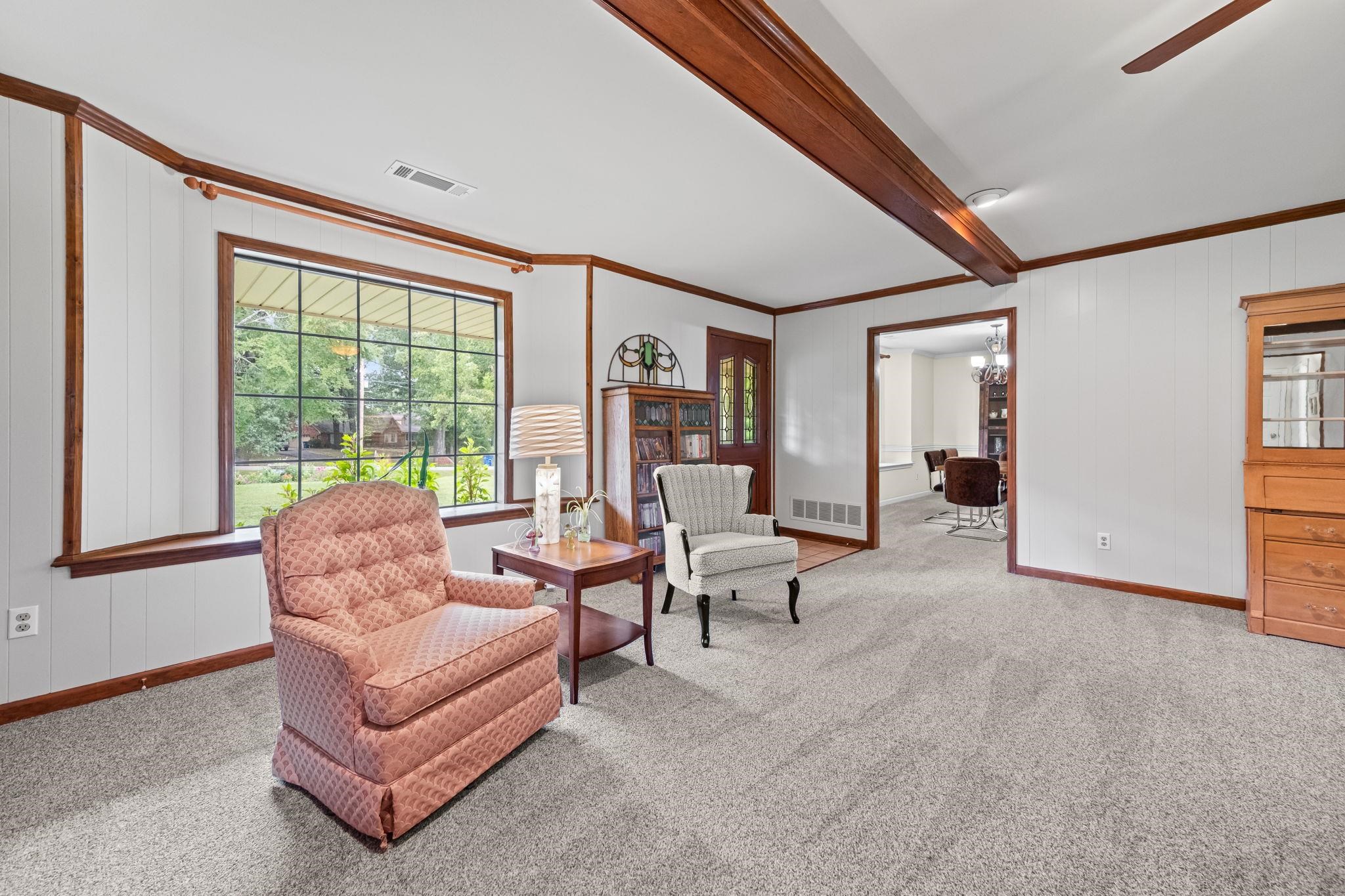 8140 HUNTERS HILL CV