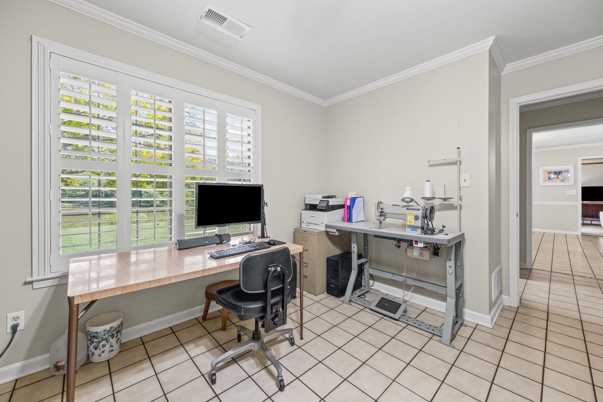 8140 HUNTERS HILL CV