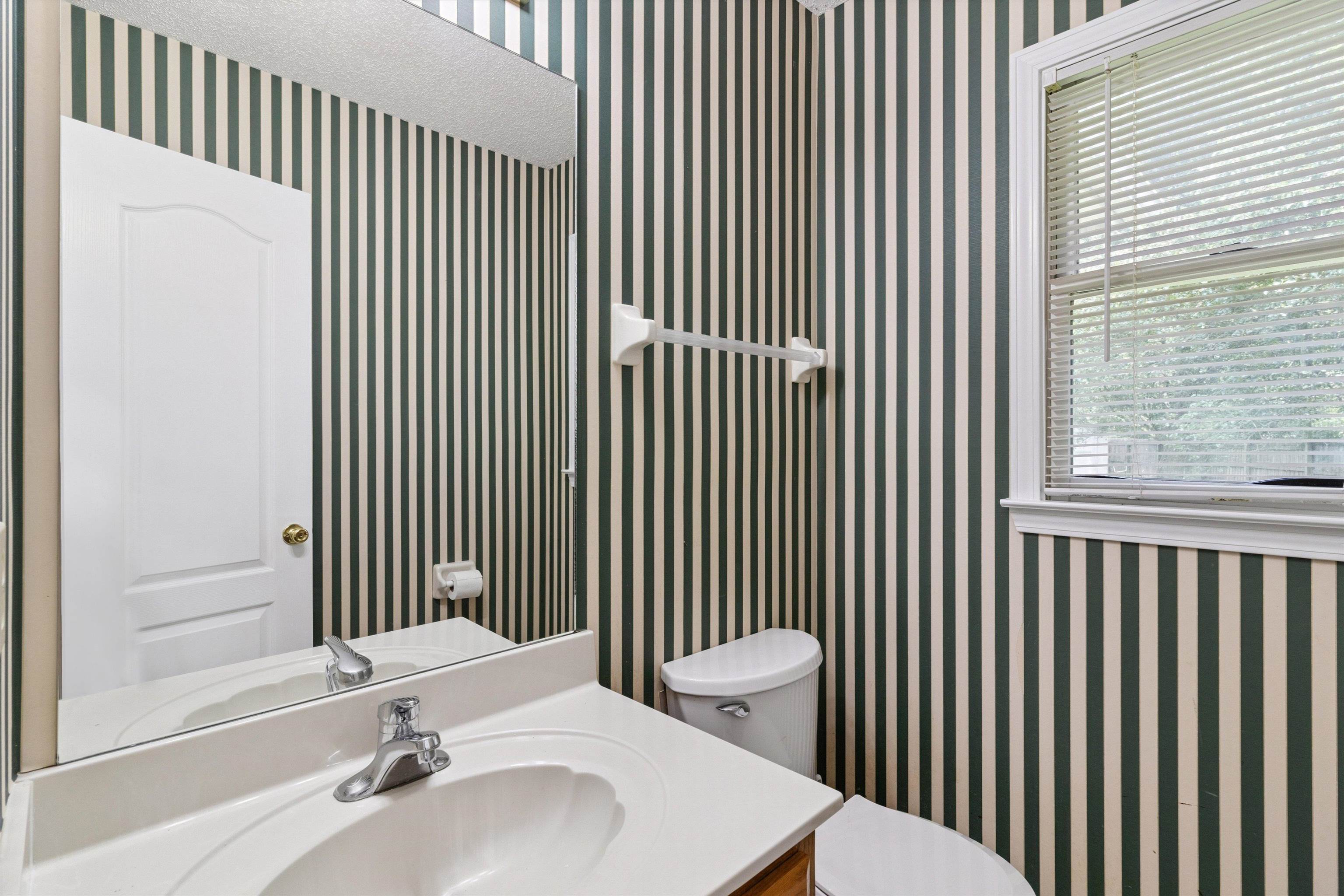 157 DUDNEY MEAD CV