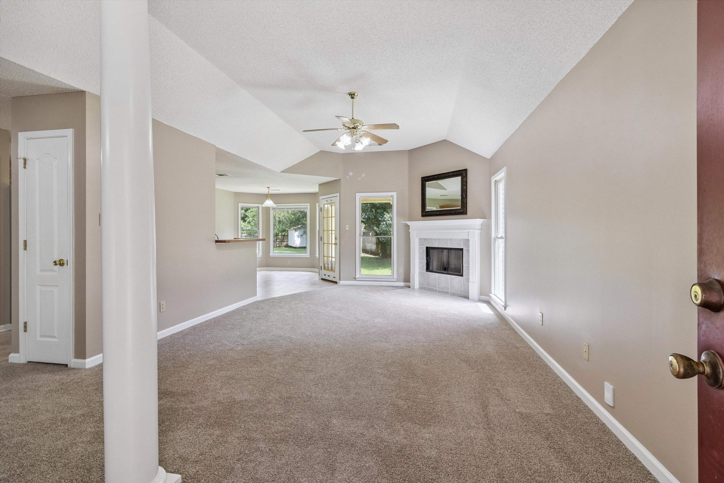 157 DUDNEY MEAD CV