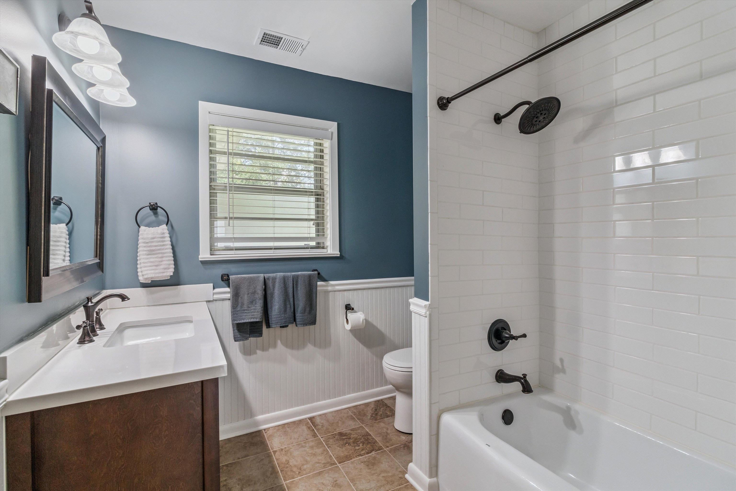 2523 E HAWTHORNE RD E