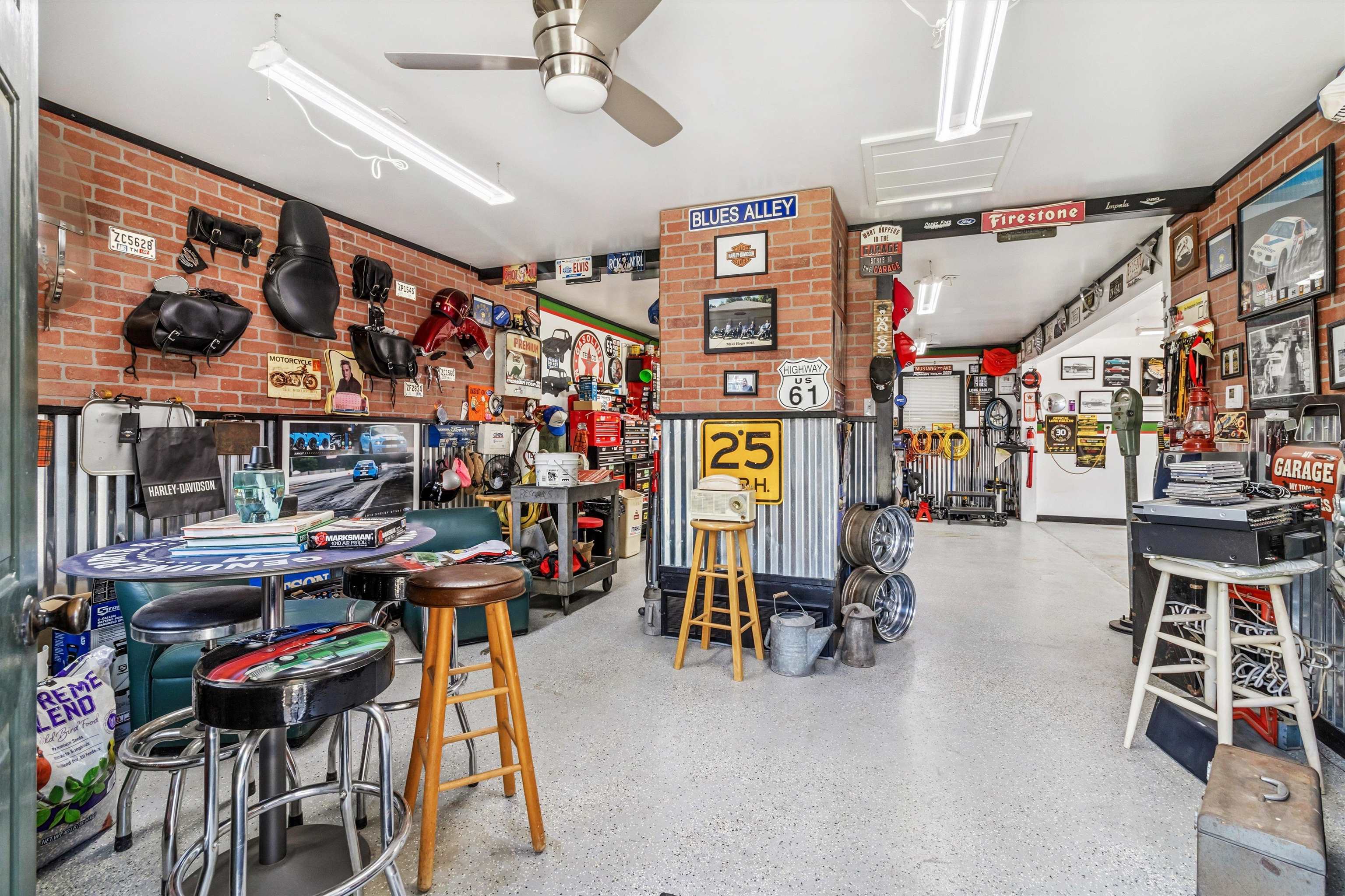 2523 E HAWTHORNE RD E