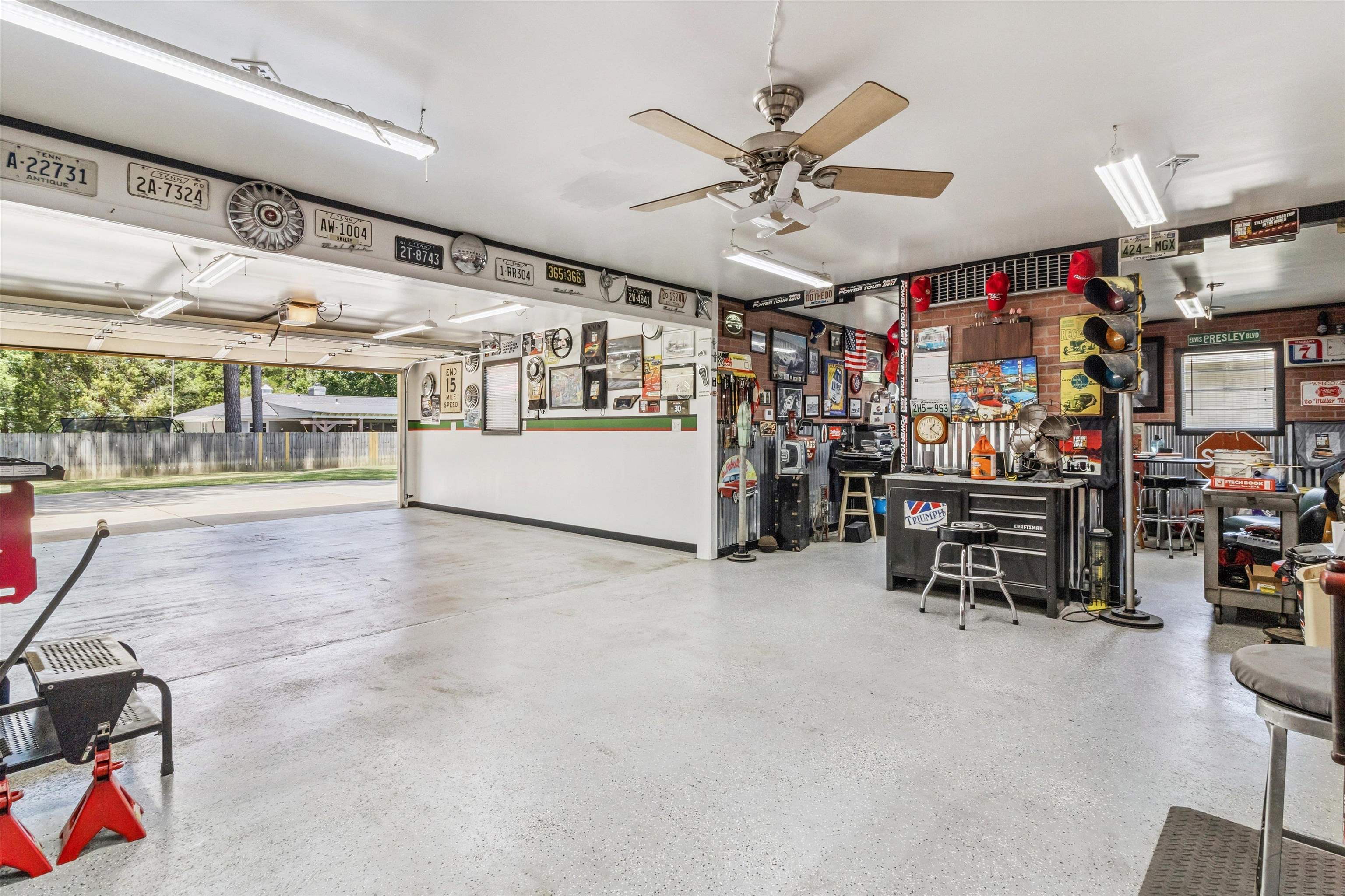 2523 E HAWTHORNE RD E