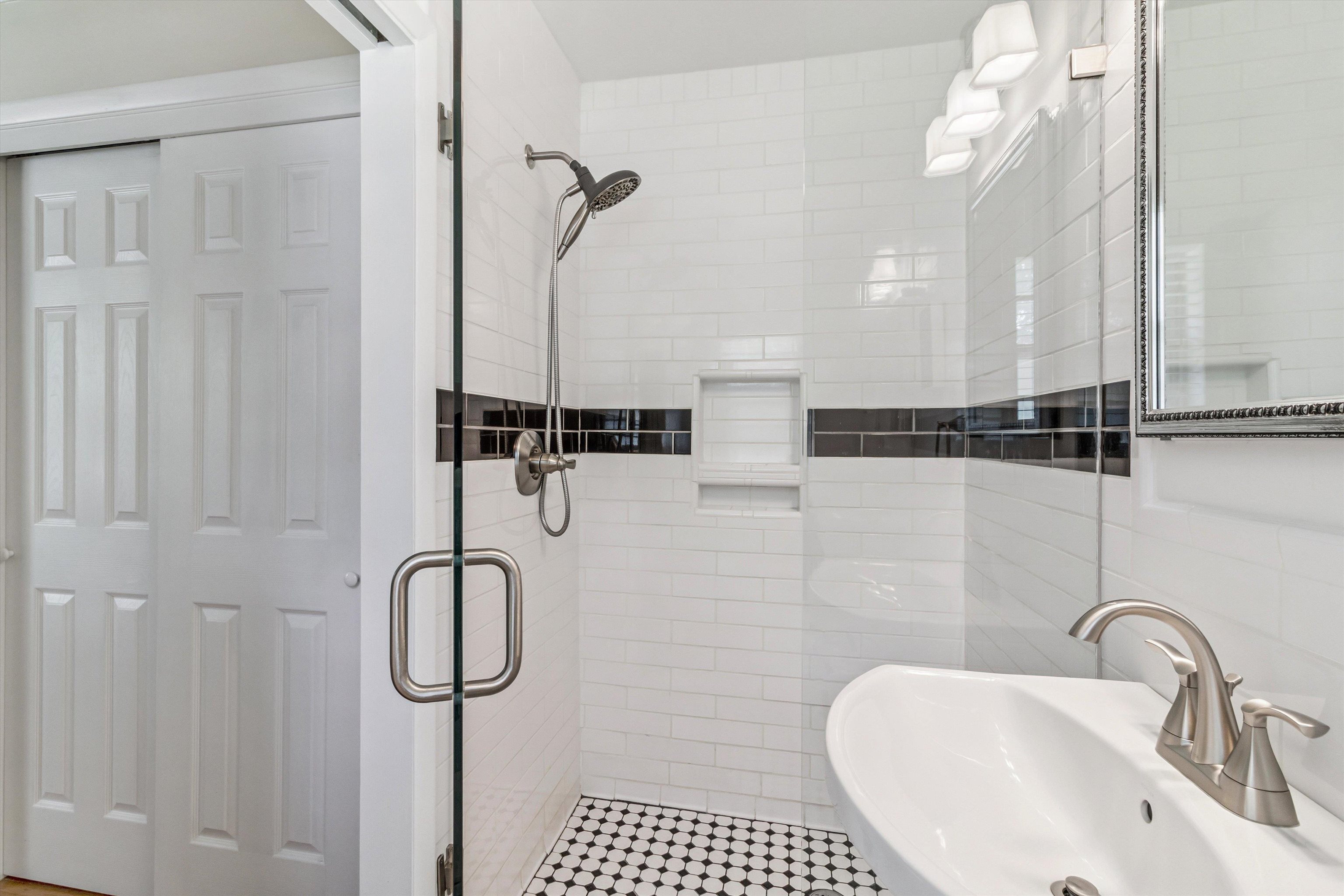 2523 E HAWTHORNE RD E