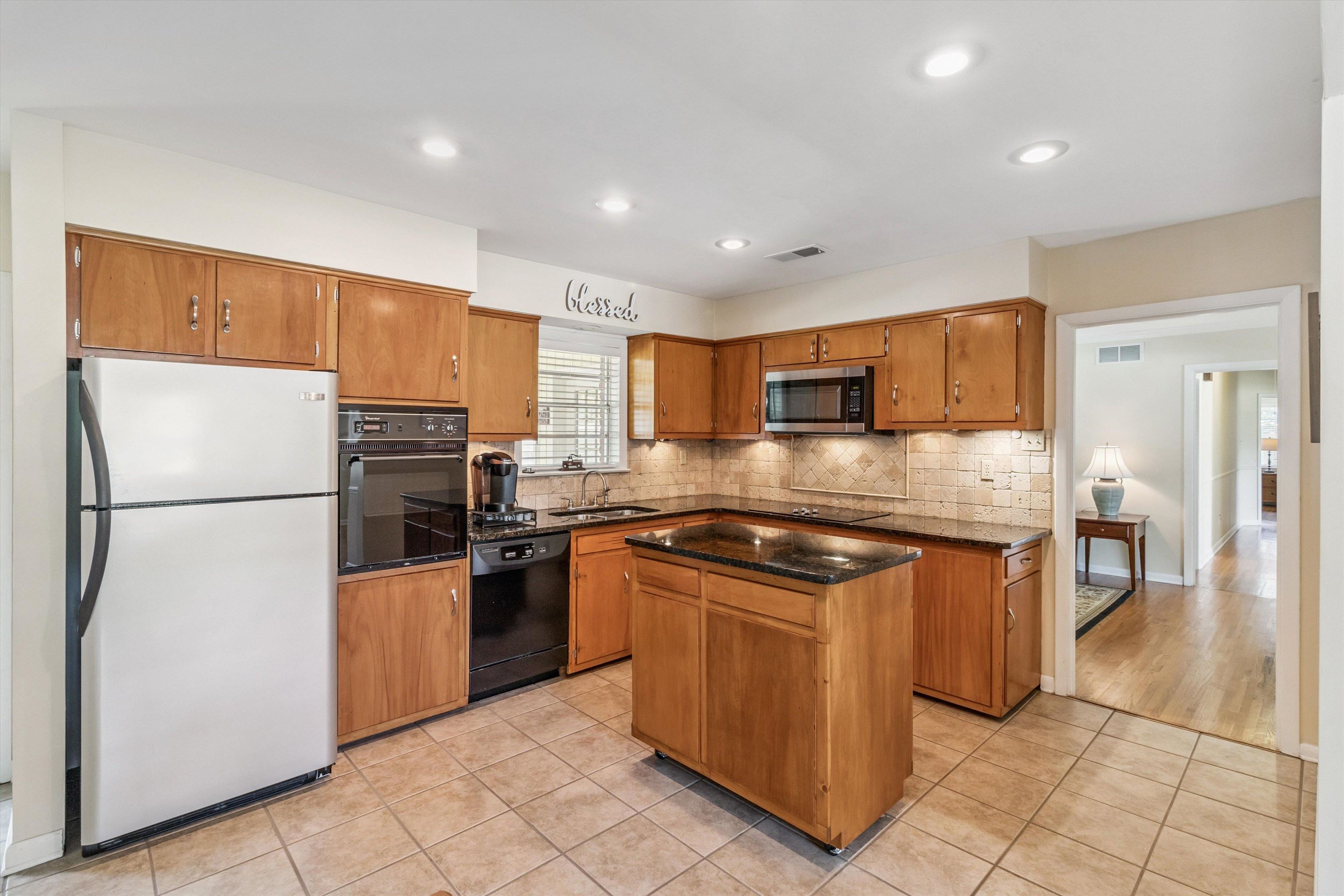 2523 E HAWTHORNE RD E