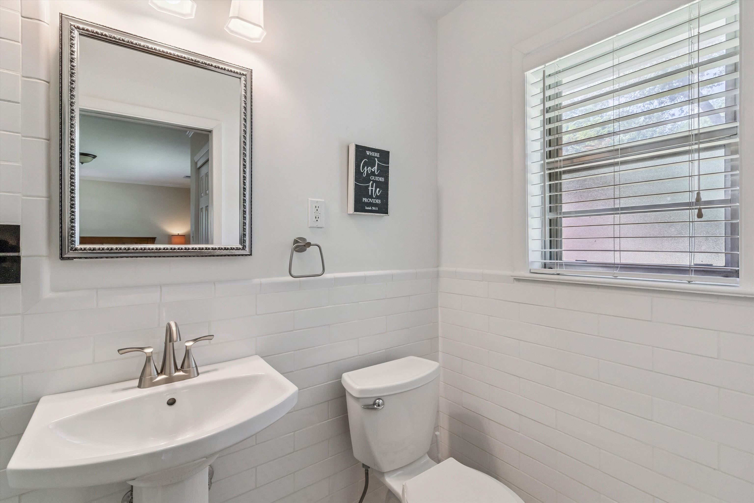 2523 E HAWTHORNE RD E