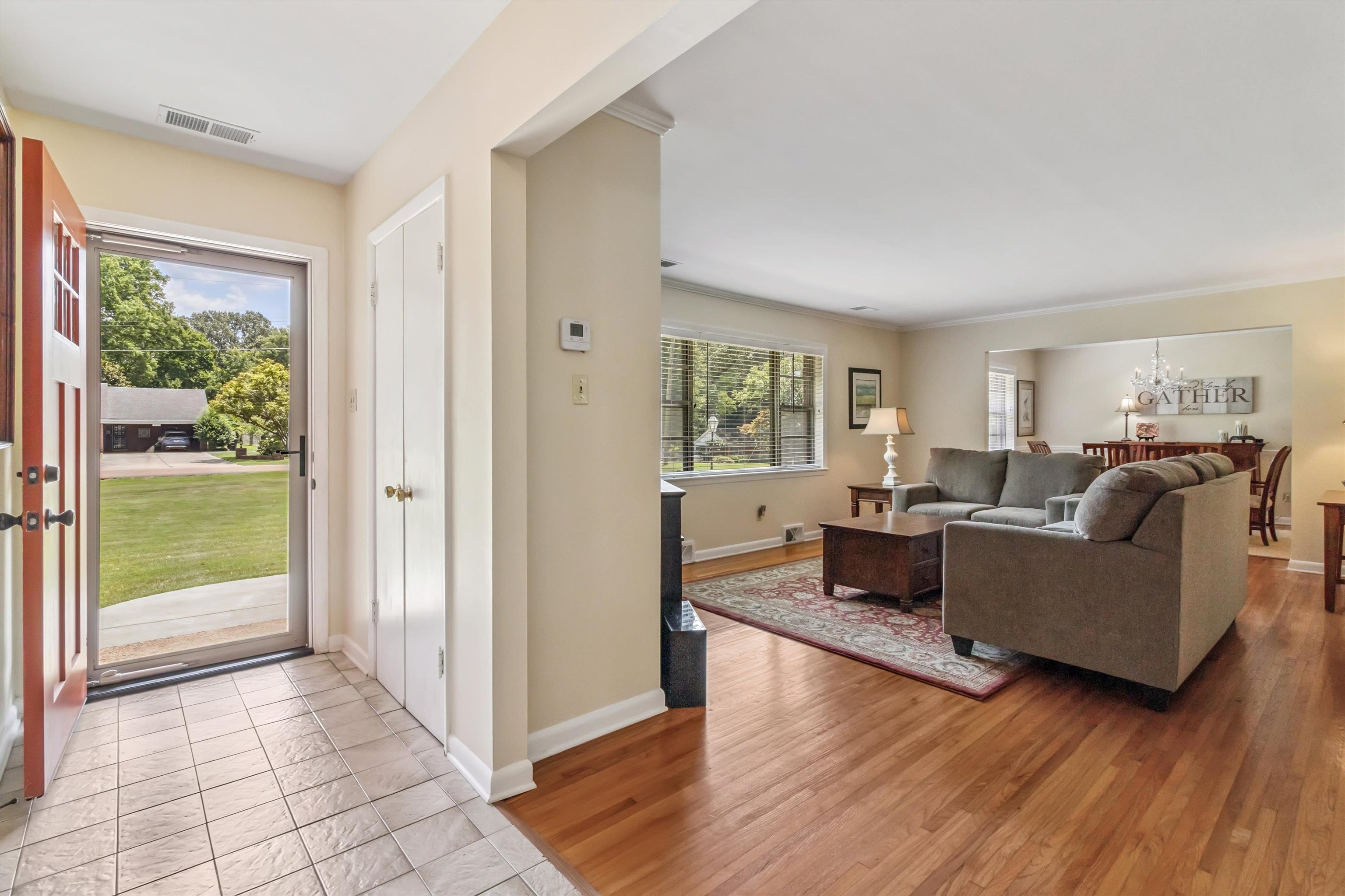 2523 E HAWTHORNE RD E