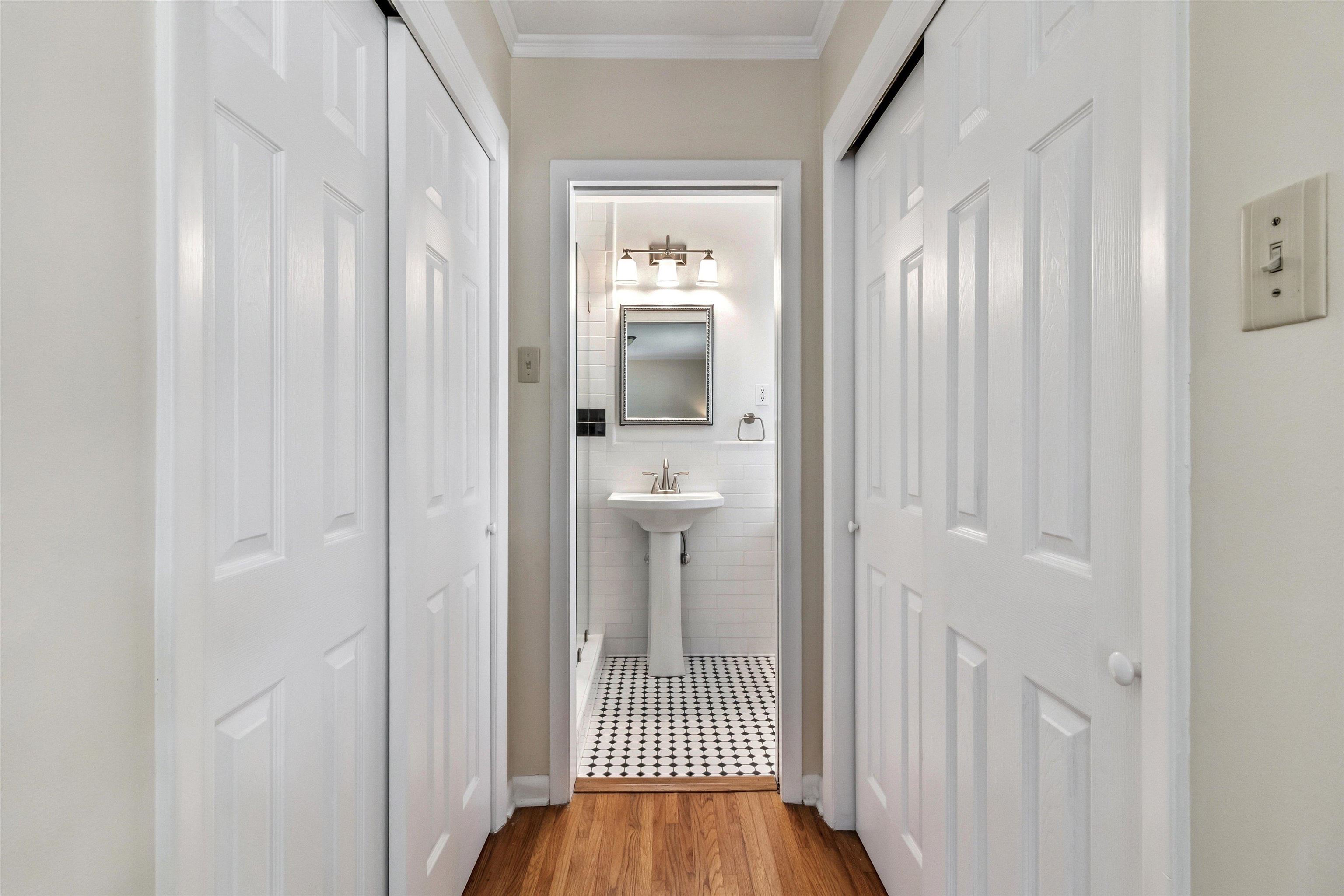 2523 E HAWTHORNE RD E