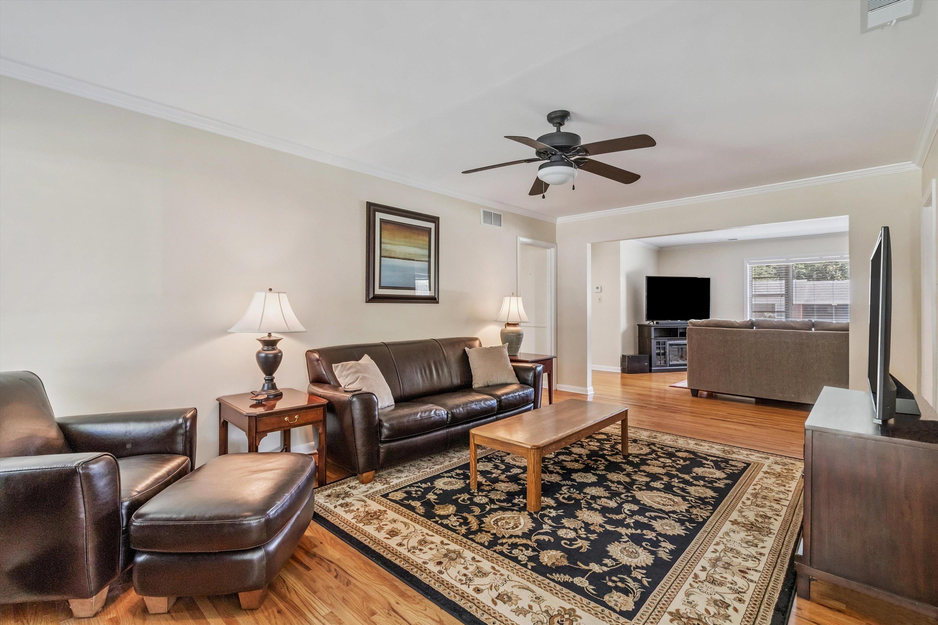 2523 E HAWTHORNE RD E