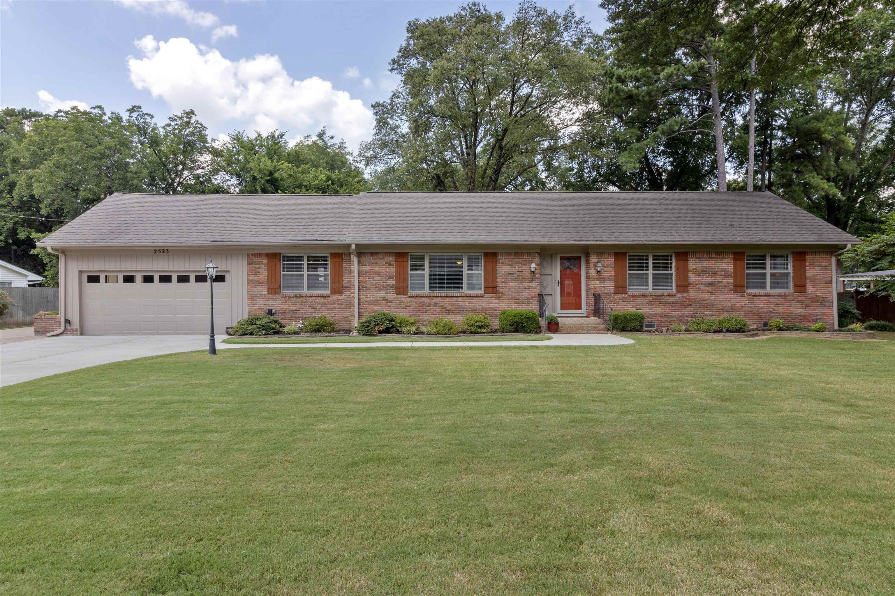 2523 E HAWTHORNE RD E