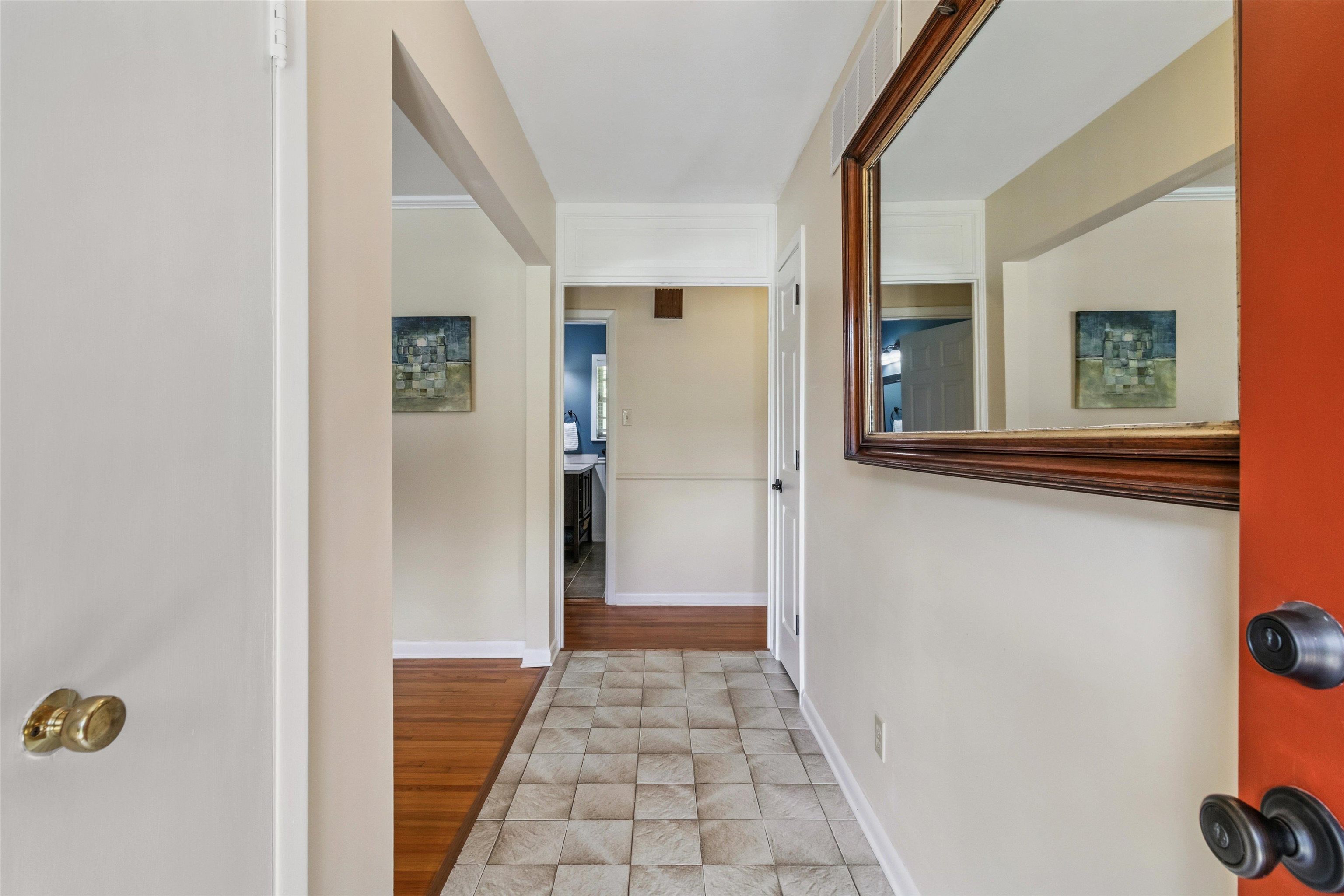 2523 E HAWTHORNE RD E