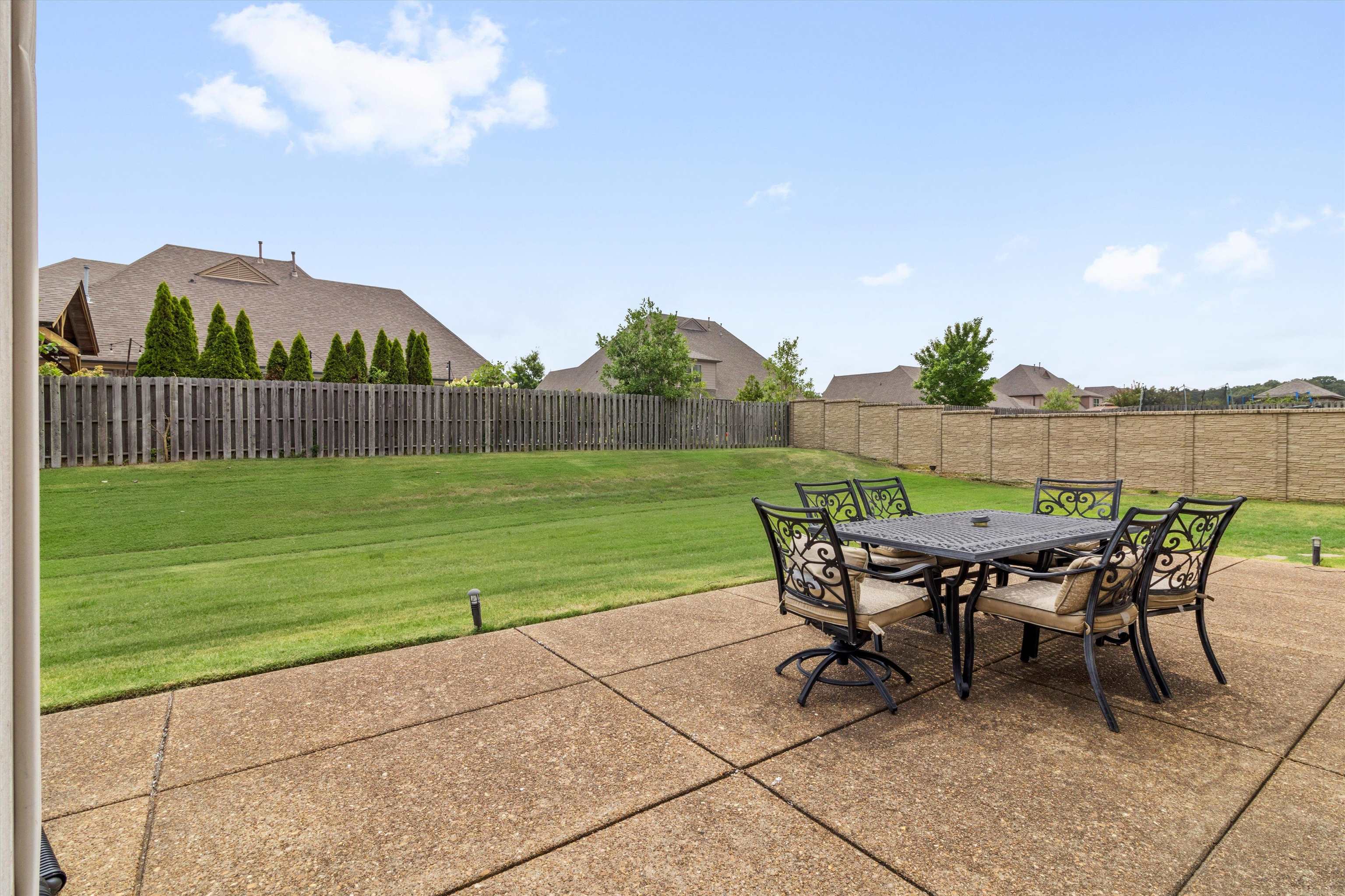 4588 CRADDLE HILL DR