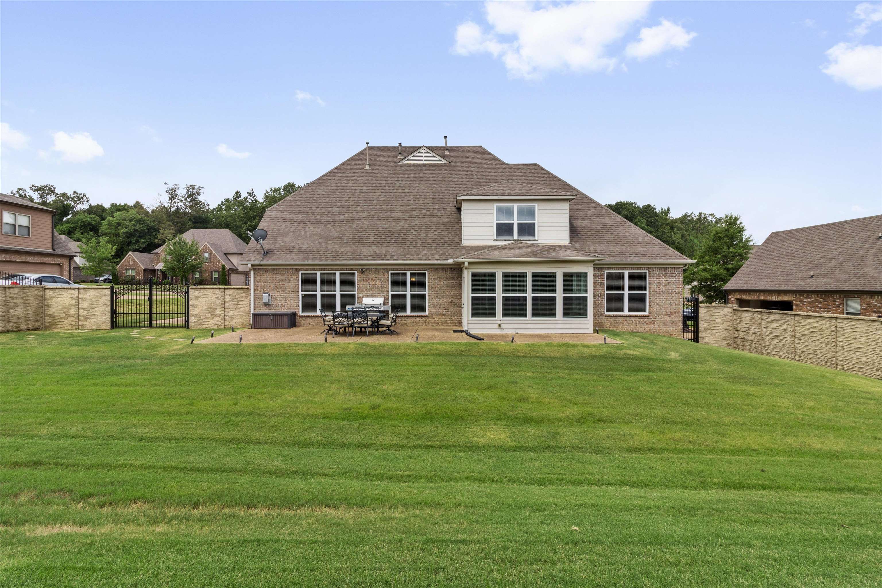 4588 CRADDLE HILL DR