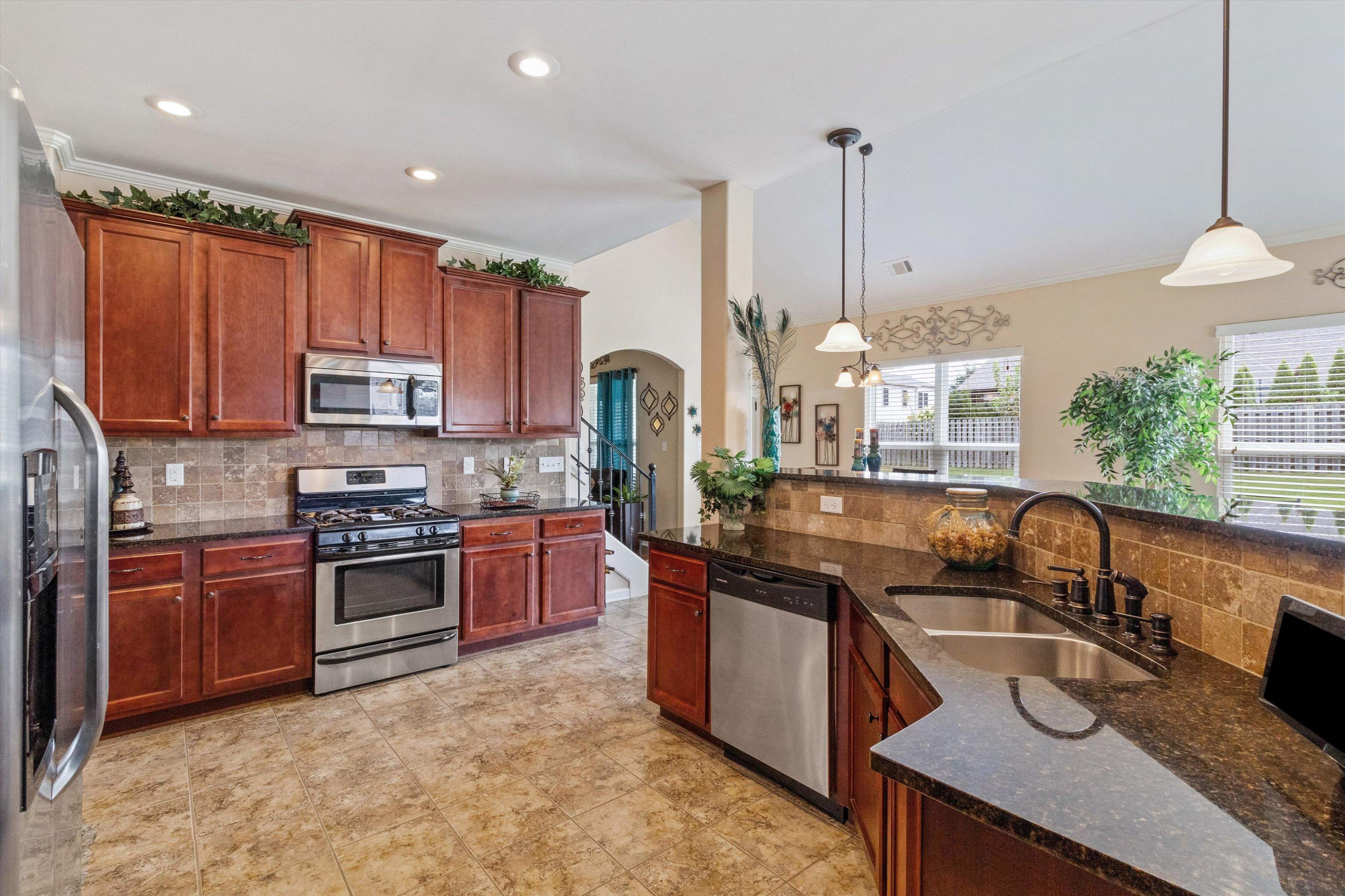 4588 CRADDLE HILL DR