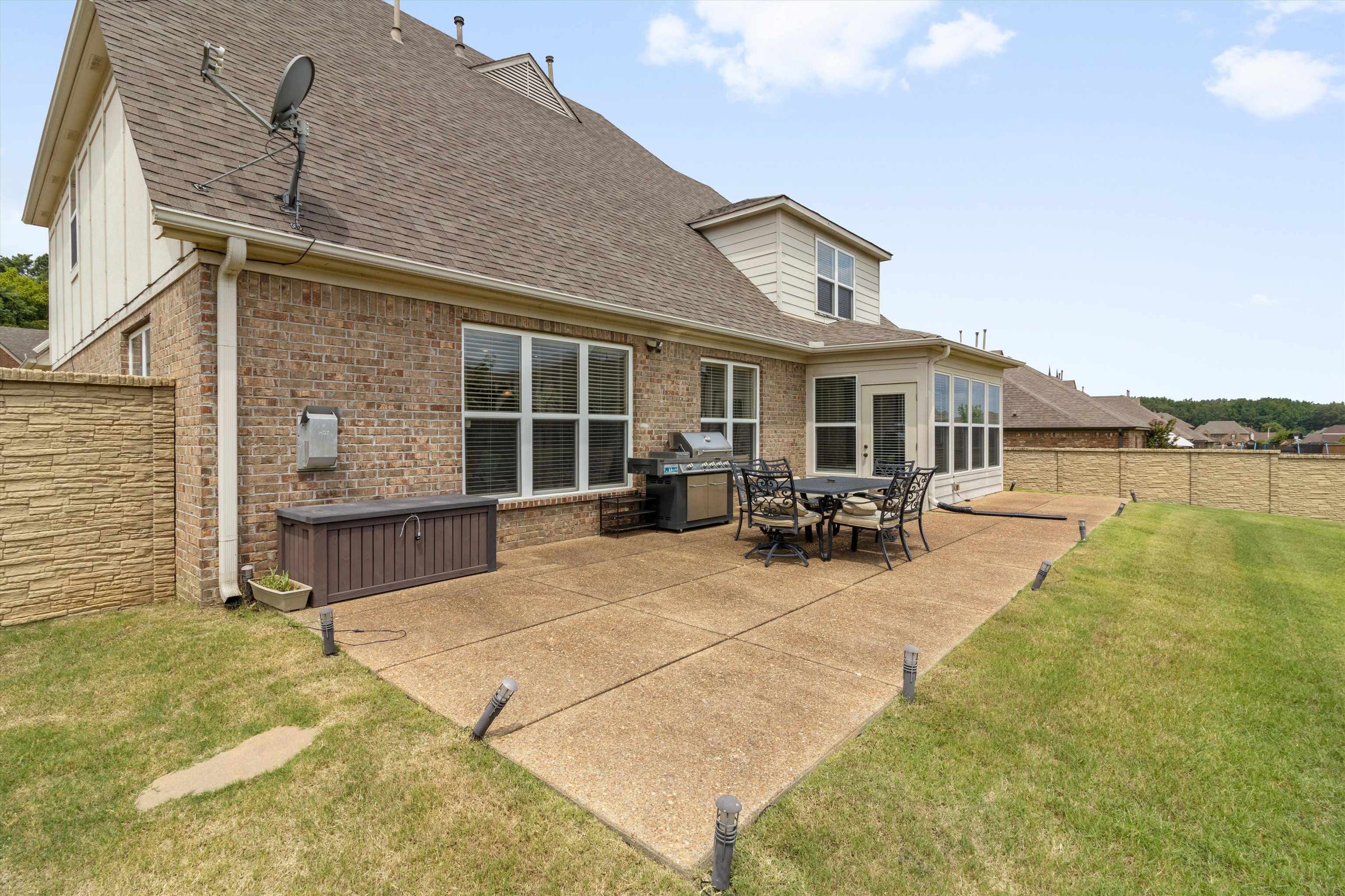 4588 CRADDLE HILL DR