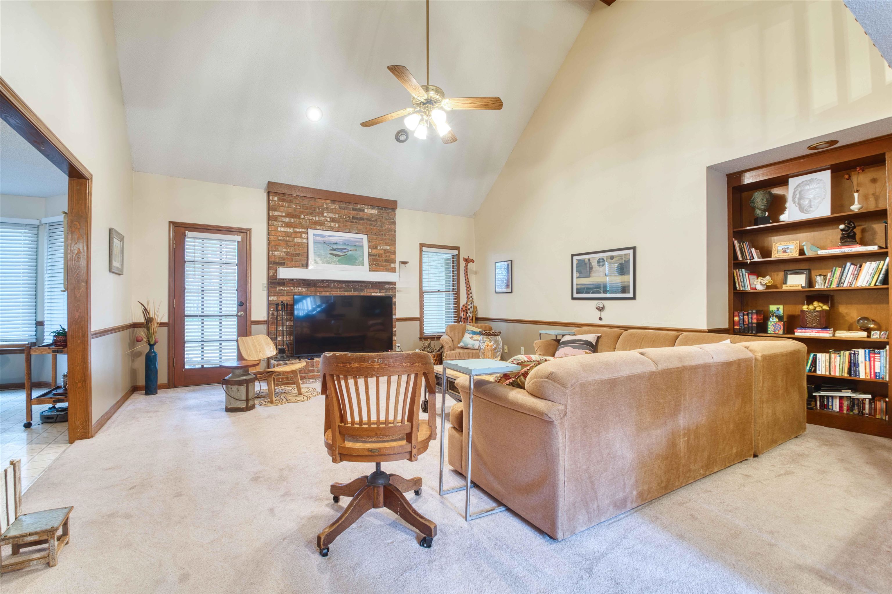 510 OLD OAK LN