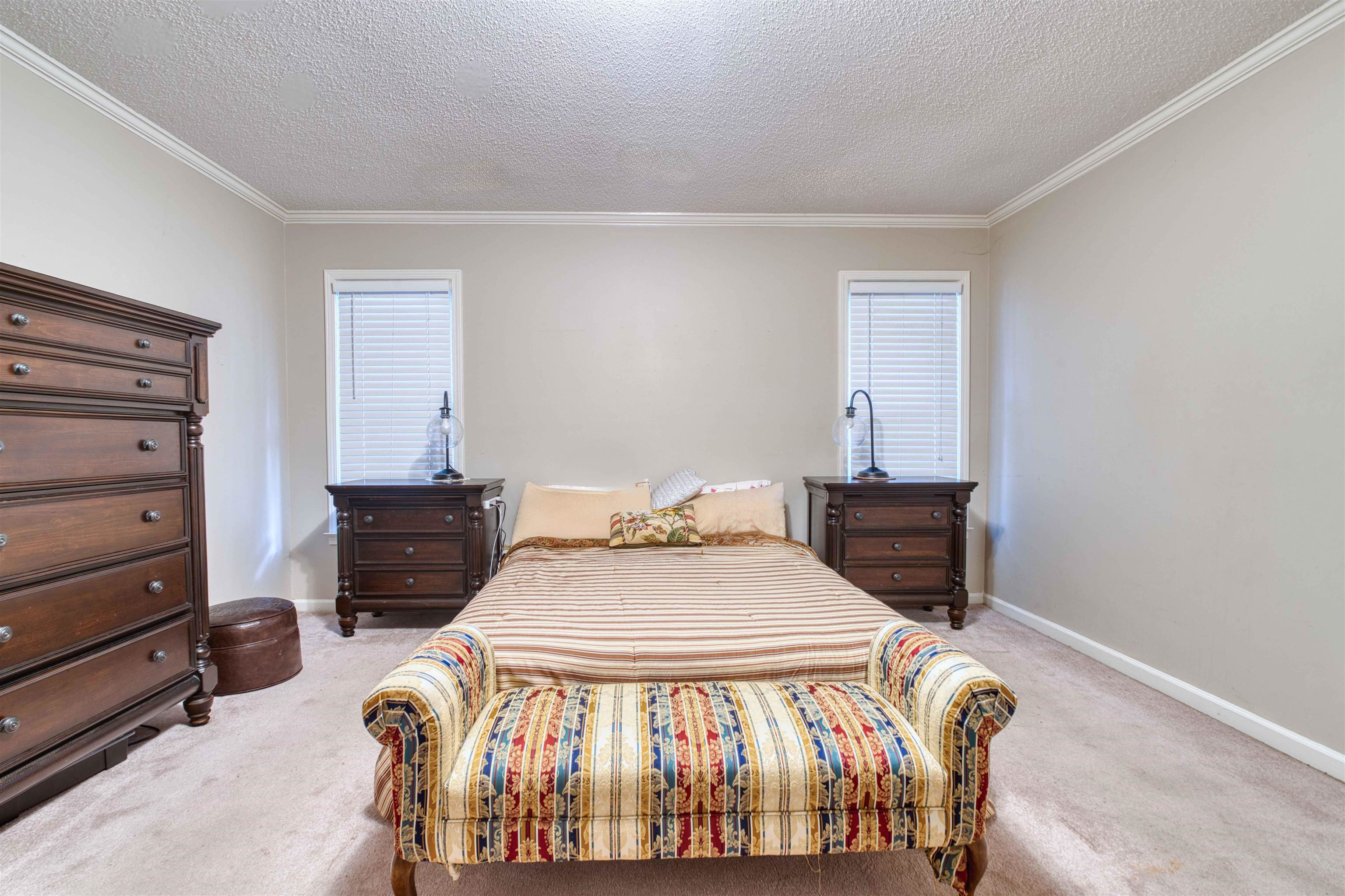 510 OLD OAK LN