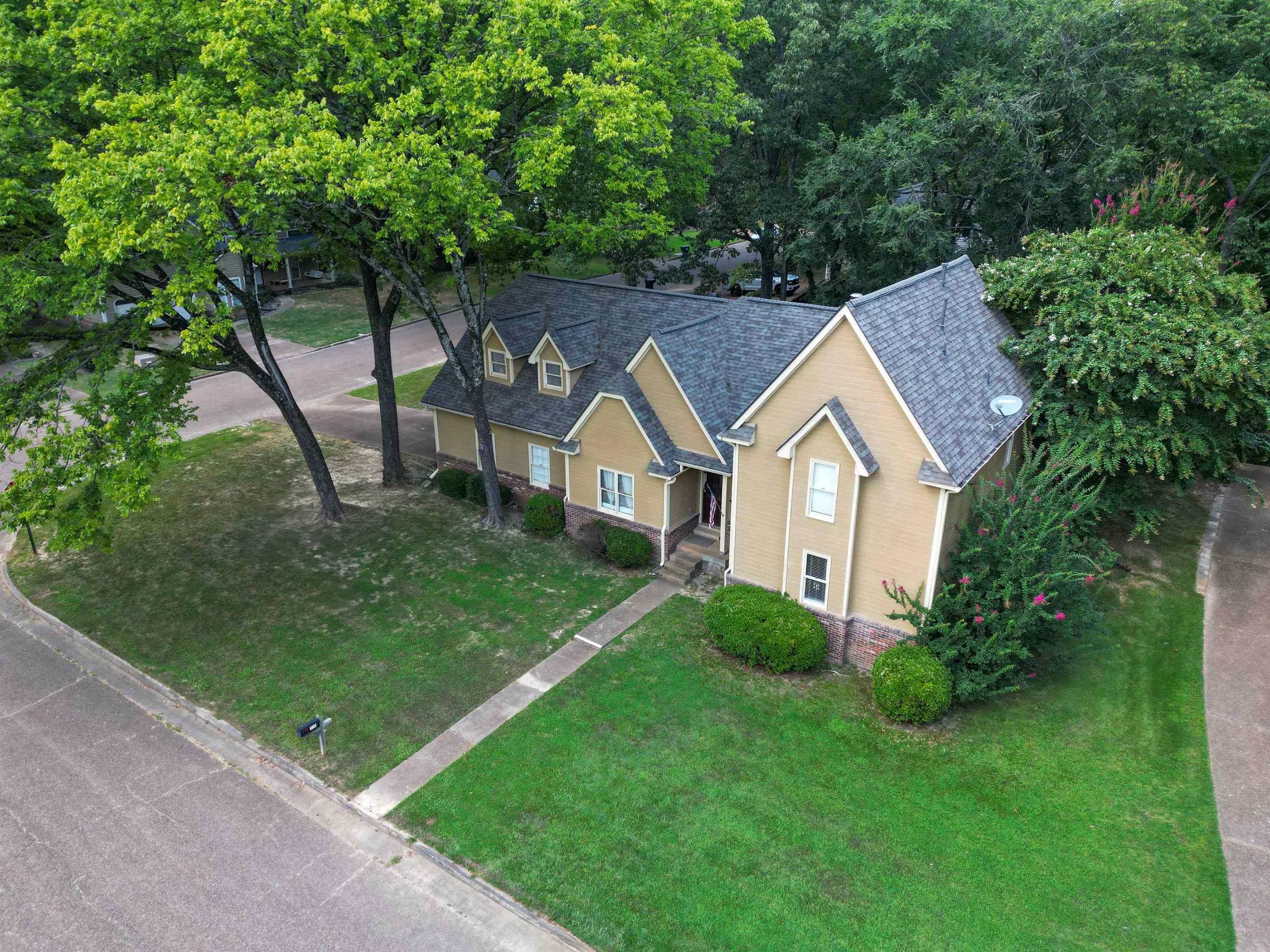 510 OLD OAK LN
