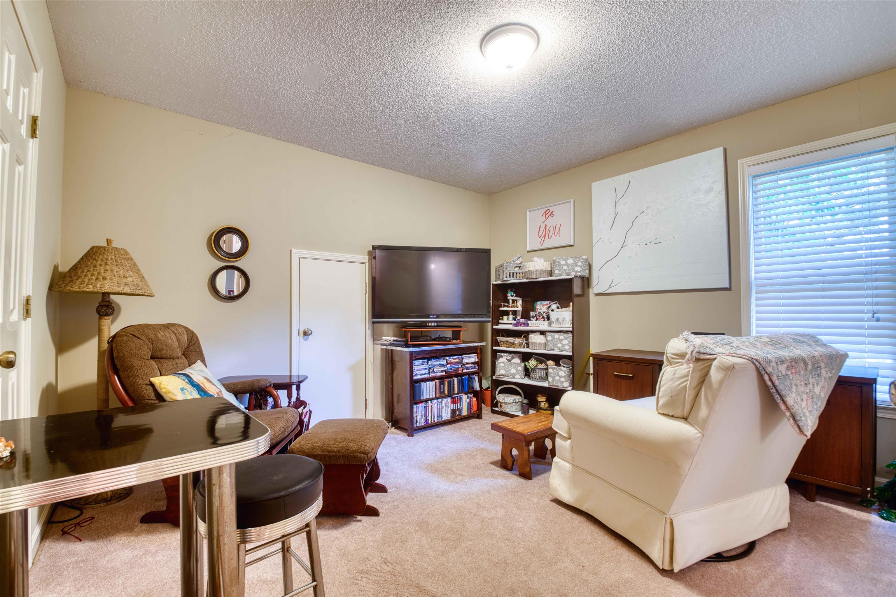510 OLD OAK LN