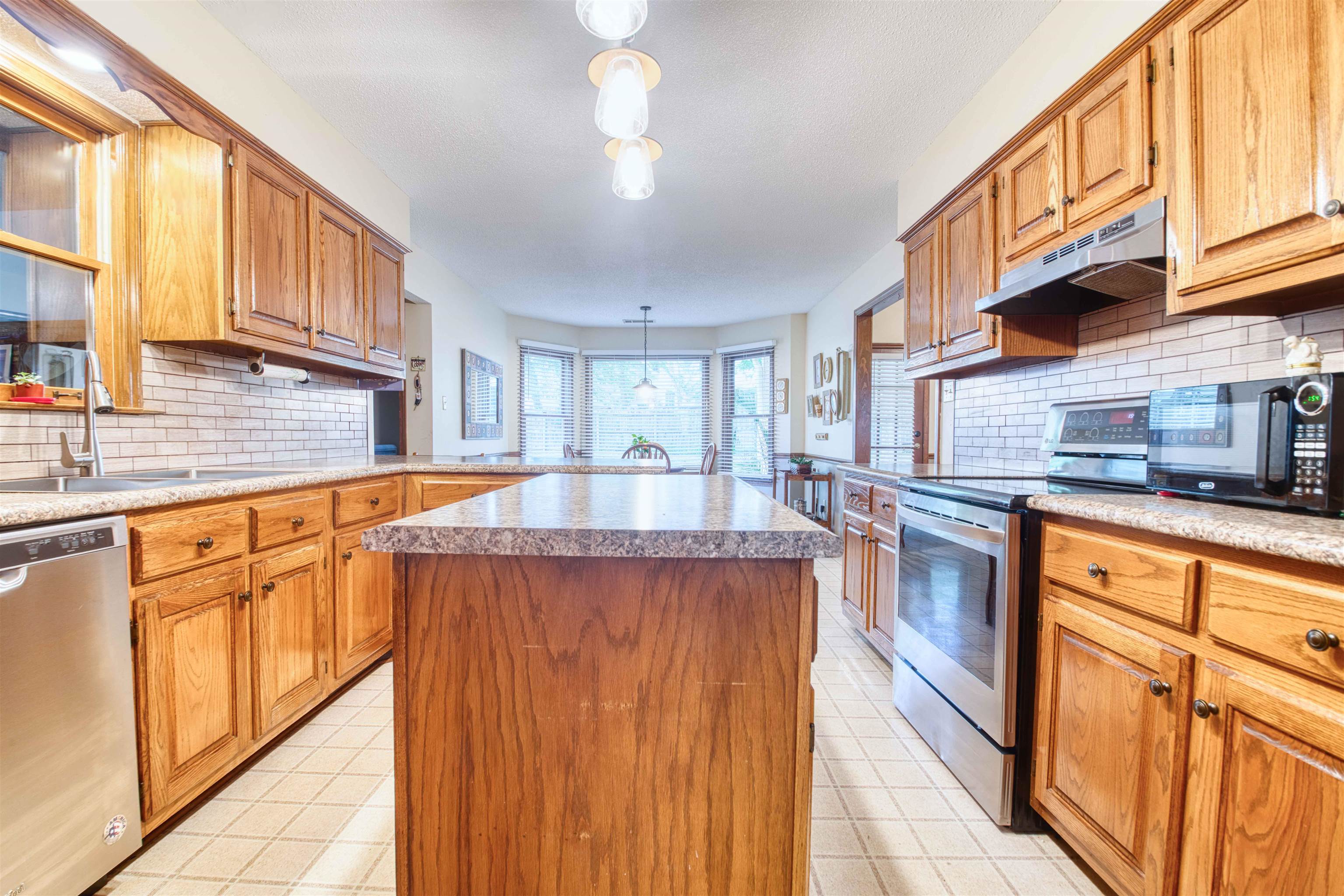 510 OLD OAK LN