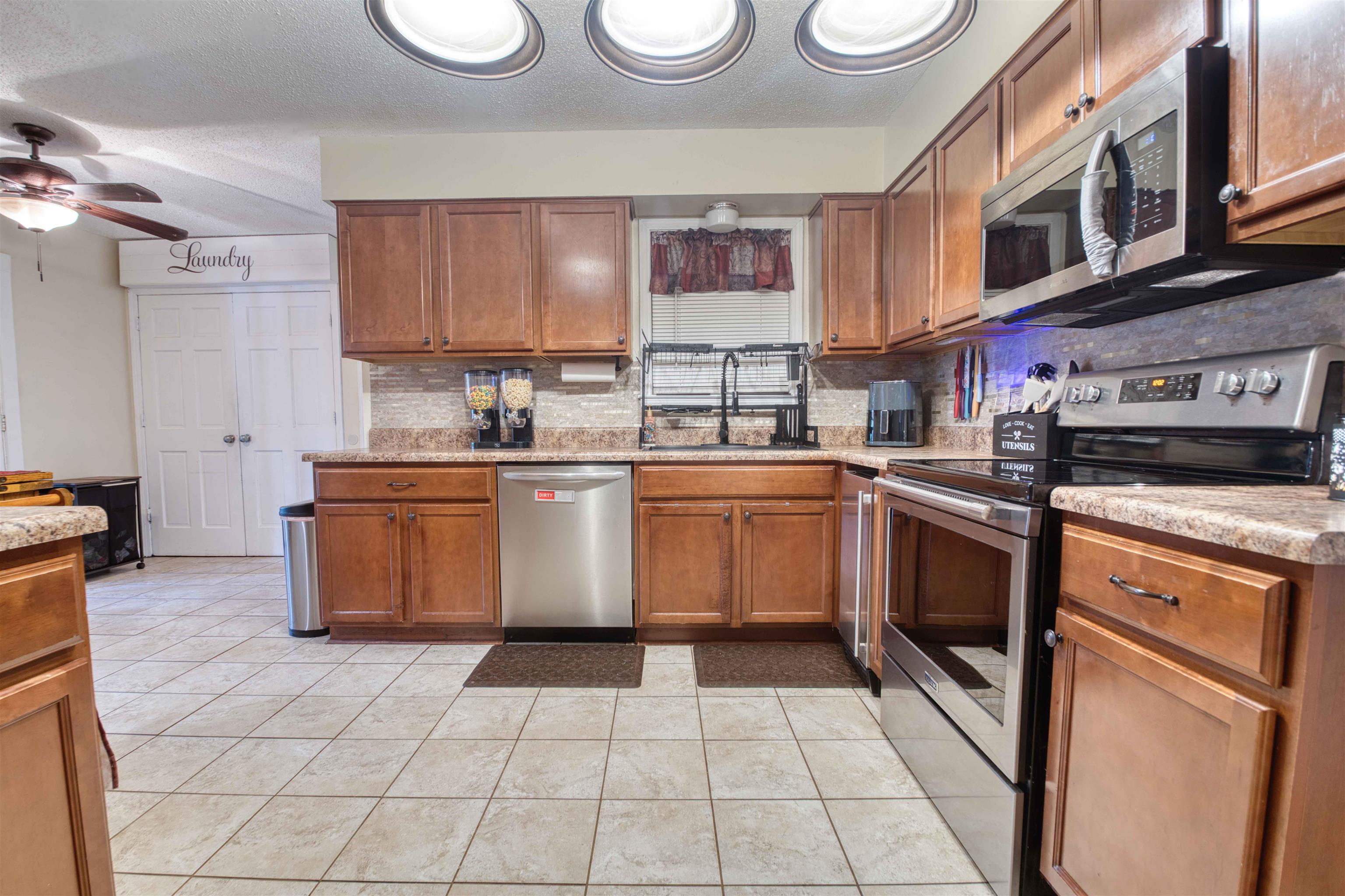 3216 VENSON DR