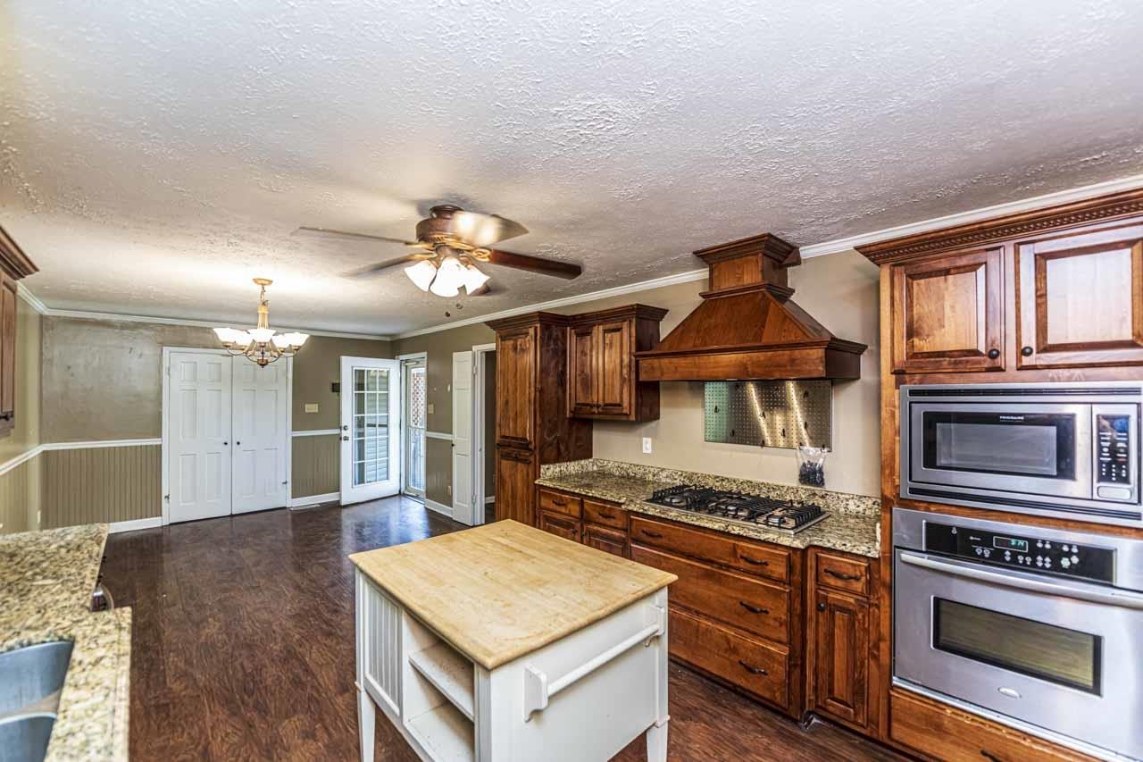 8048 ROSEMARK RD
