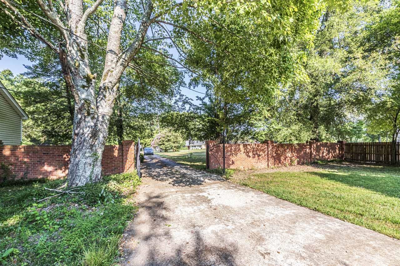 8048 ROSEMARK RD