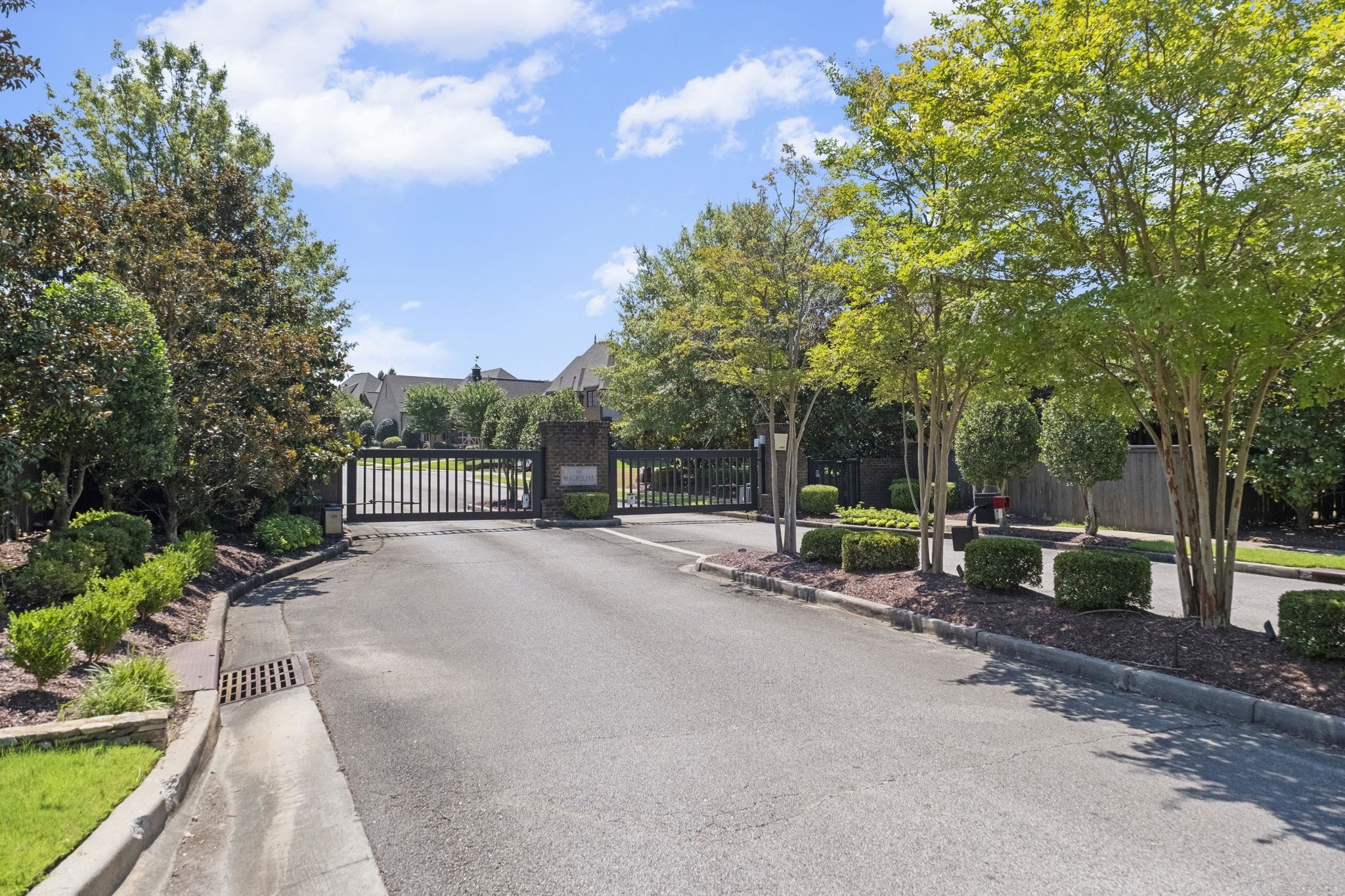 10069 CHALET SPRINGS DR