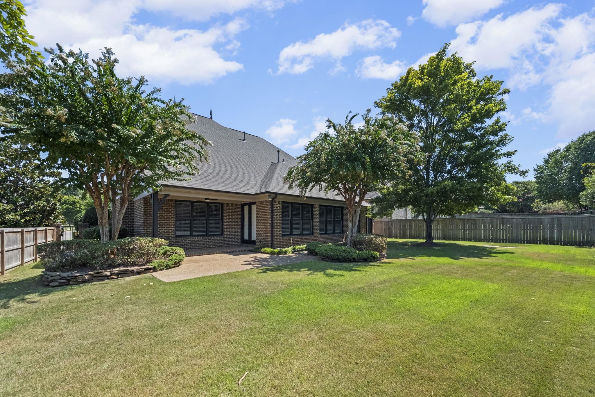 10069 CHALET SPRINGS DR