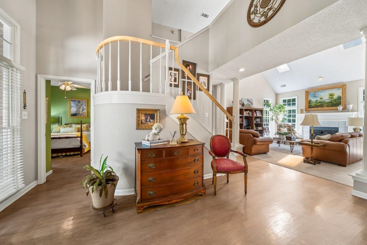 8401 KINGS TRAIL CV