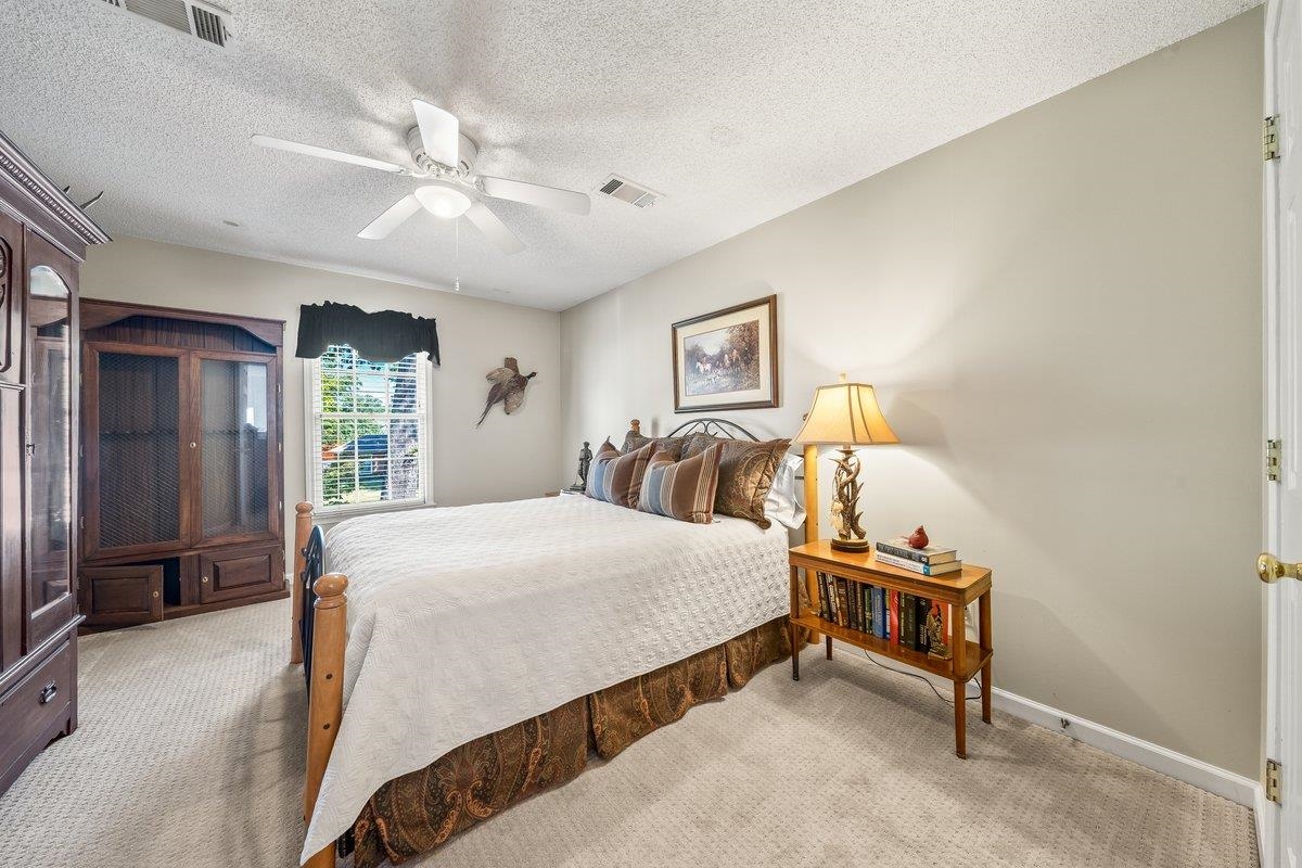 8401 KINGS TRAIL CV