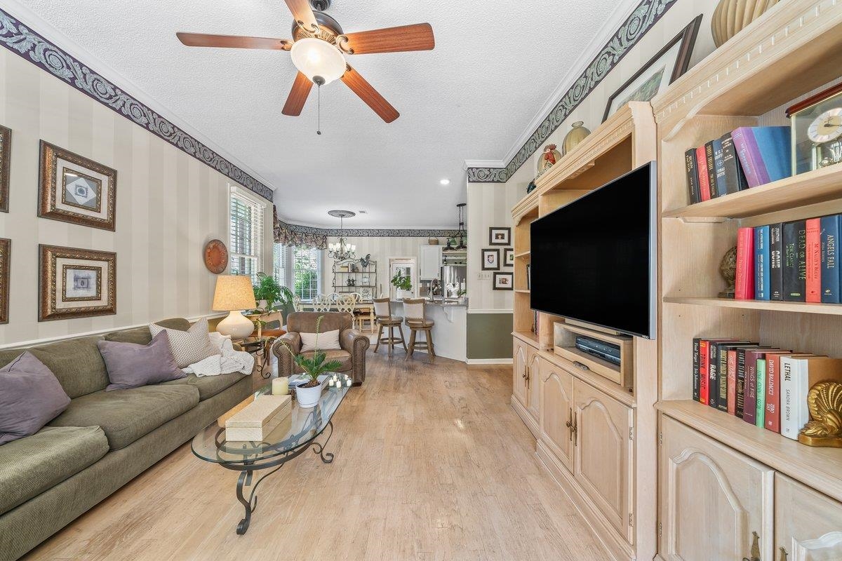 8401 KINGS TRAIL CV
