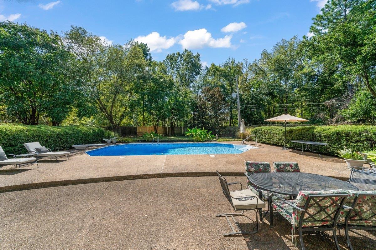 8401 KINGS TRAIL CV