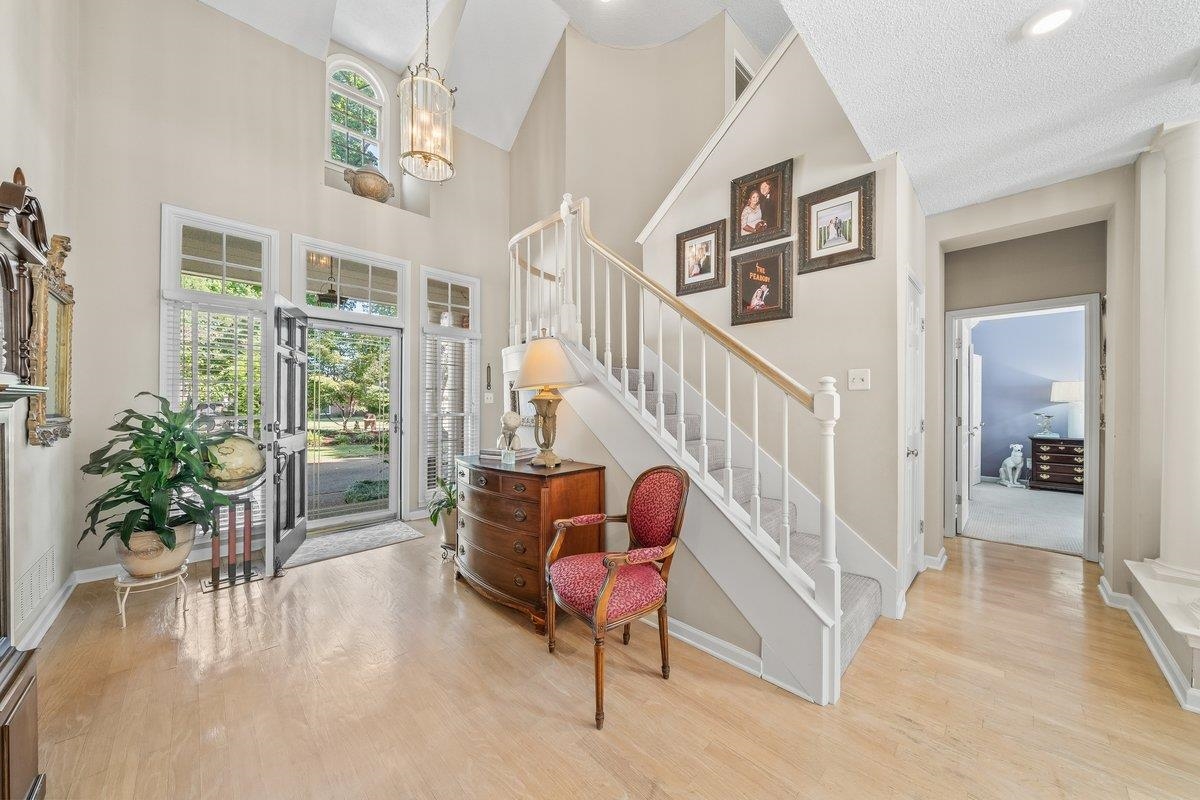 8401 KINGS TRAIL CV