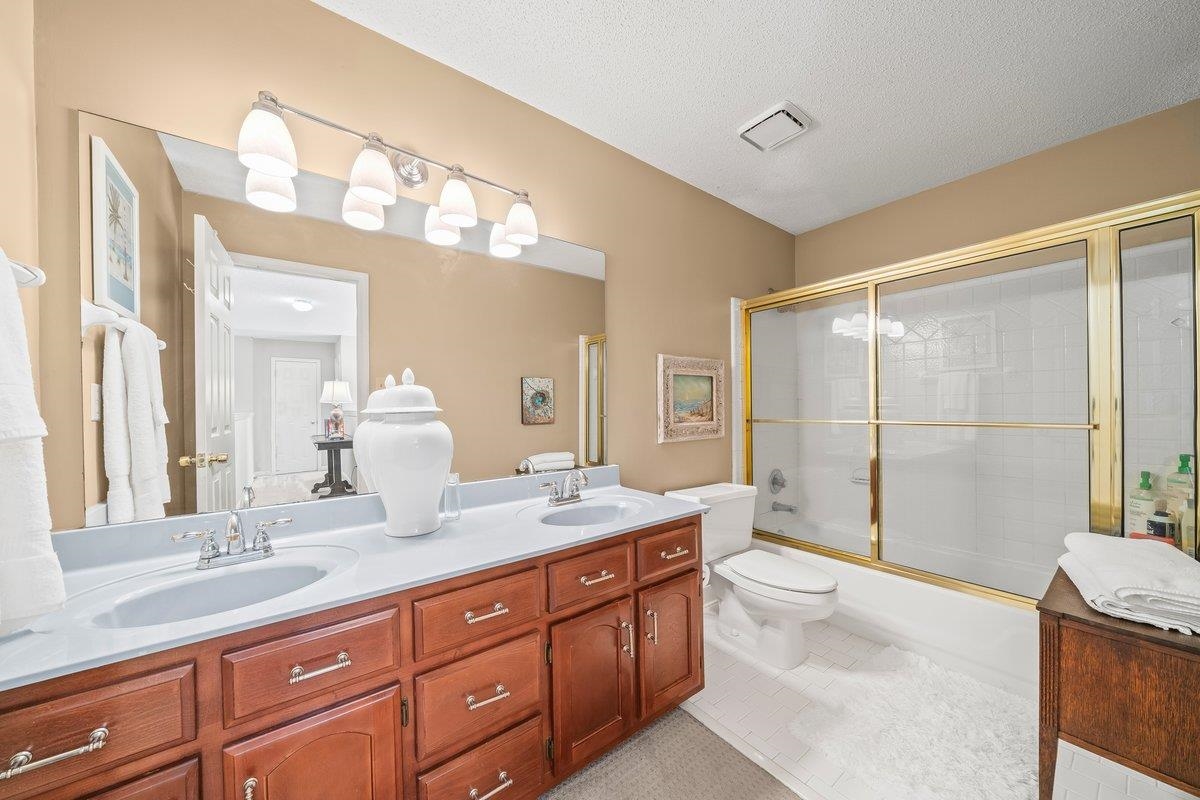 8401 KINGS TRAIL CV