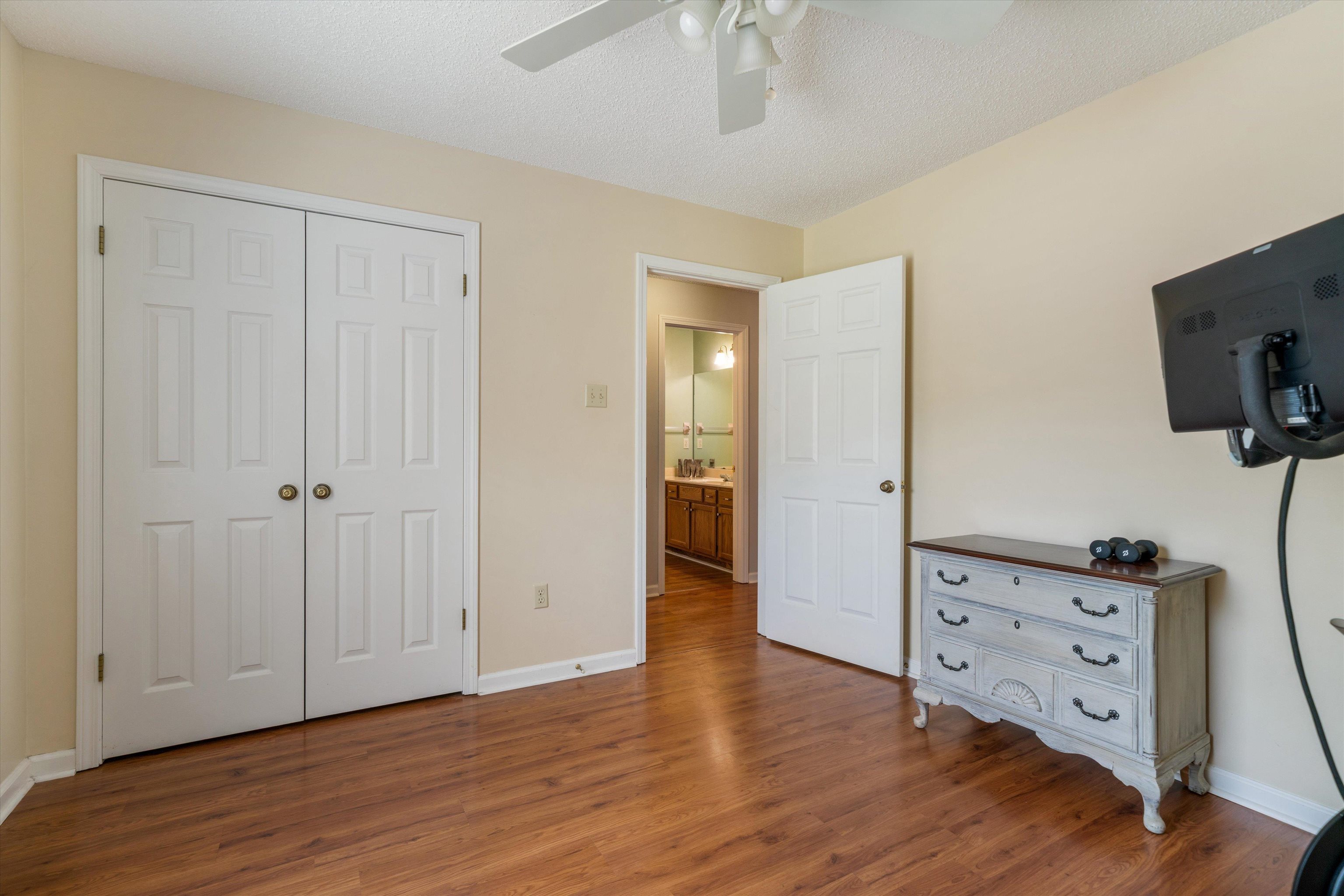 9427 MORNING WOODS CV