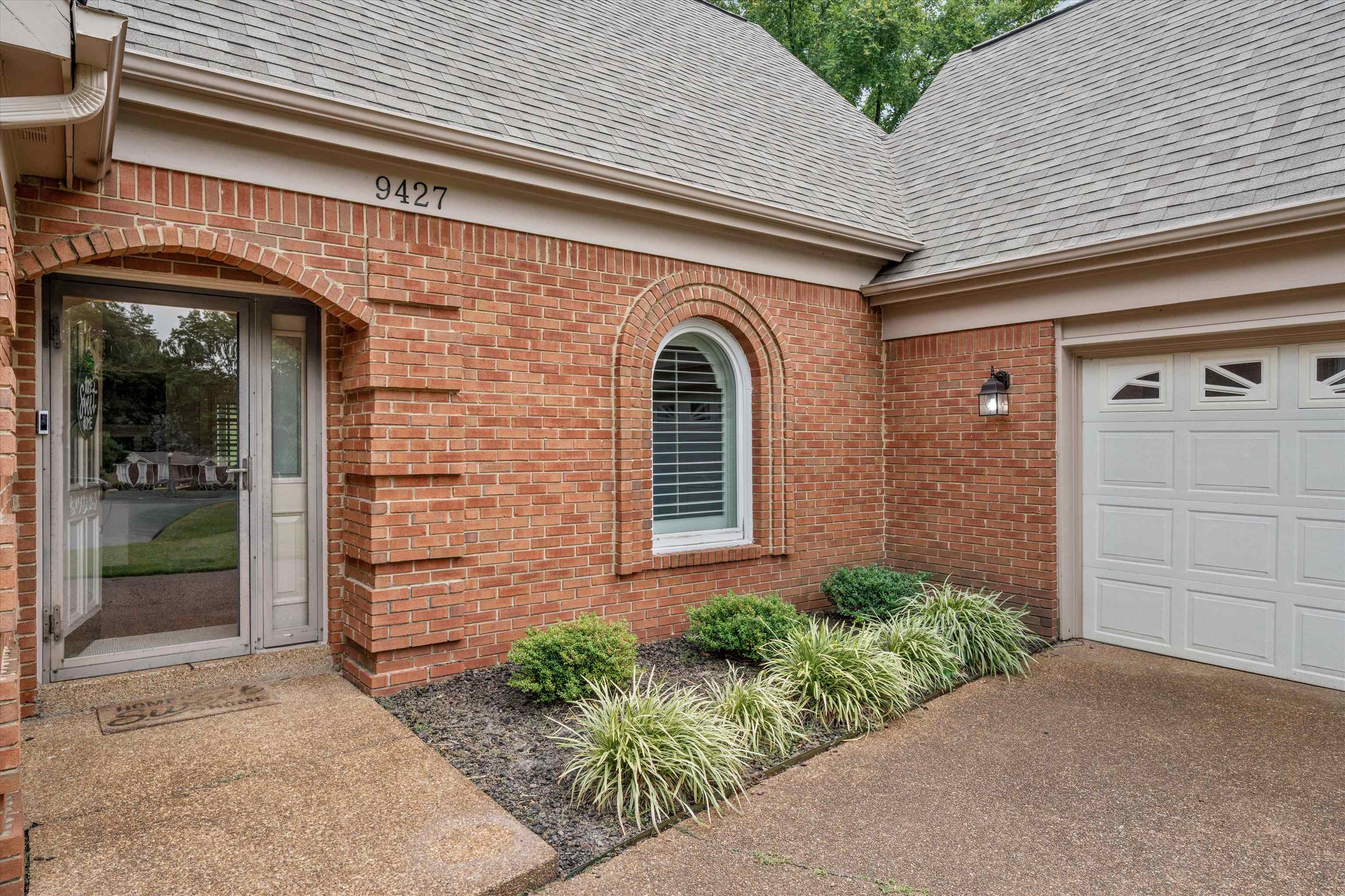 9427 MORNING WOODS CV