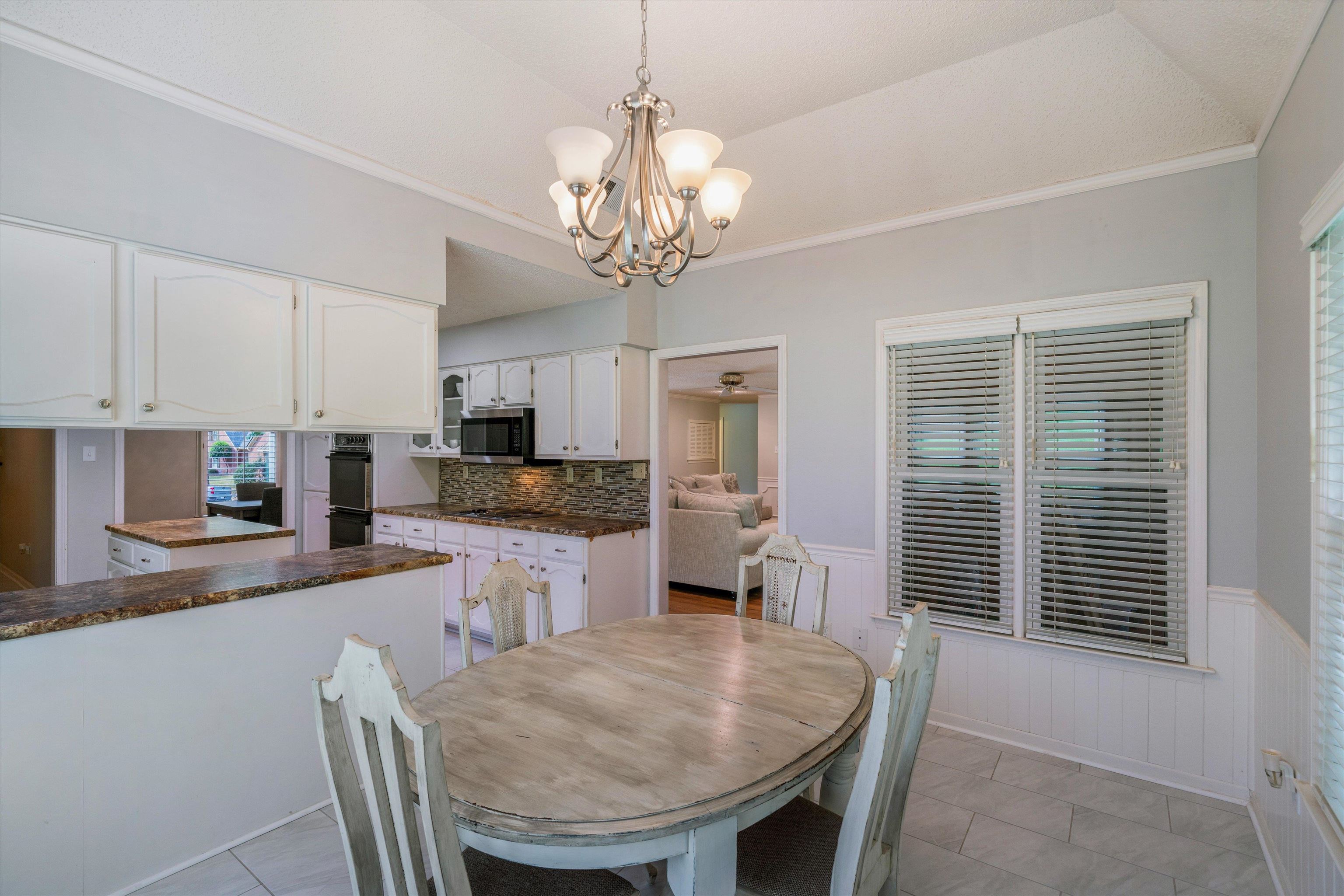 9427 MORNING WOODS CV