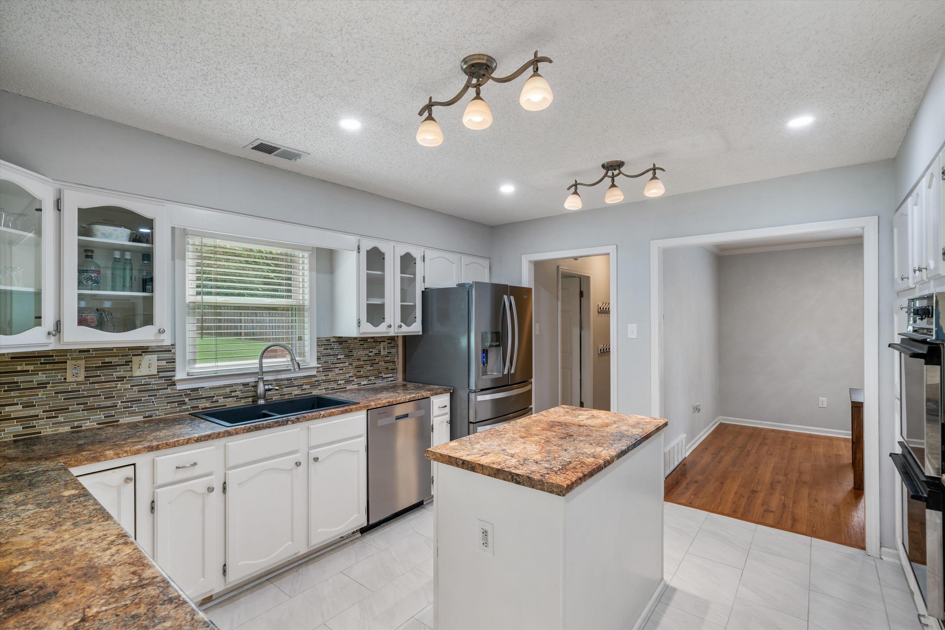 9427 MORNING WOODS CV