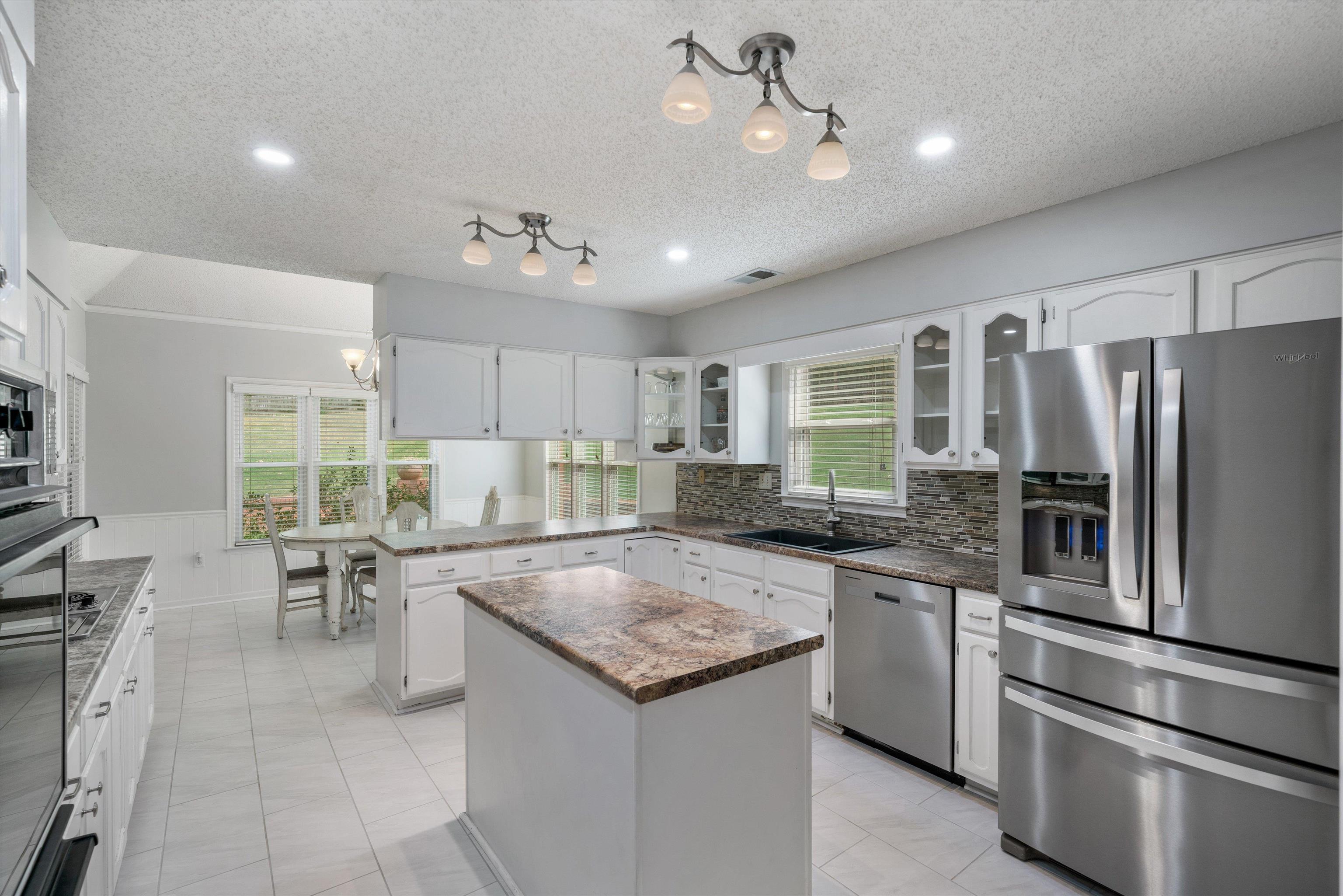 9427 MORNING WOODS CV