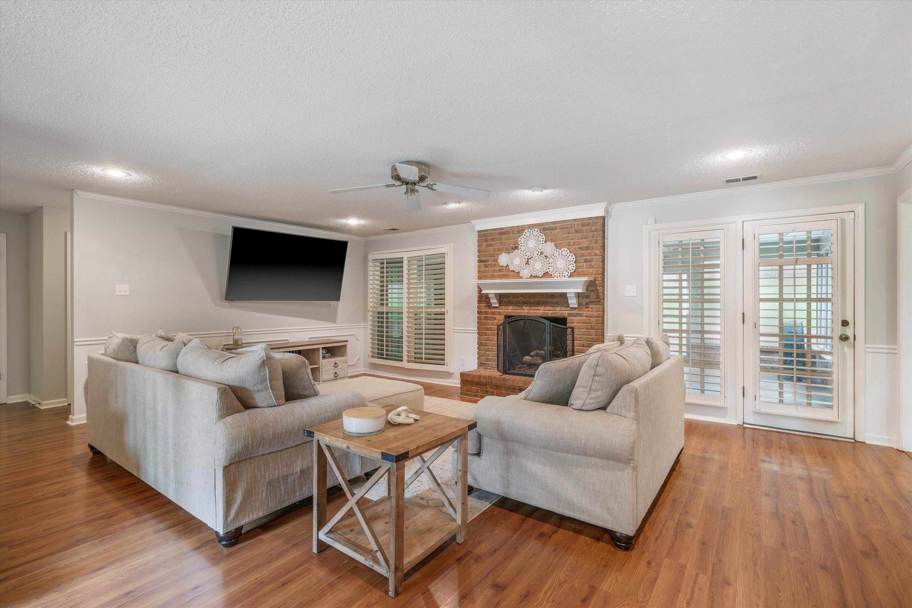 9427 MORNING WOODS CV