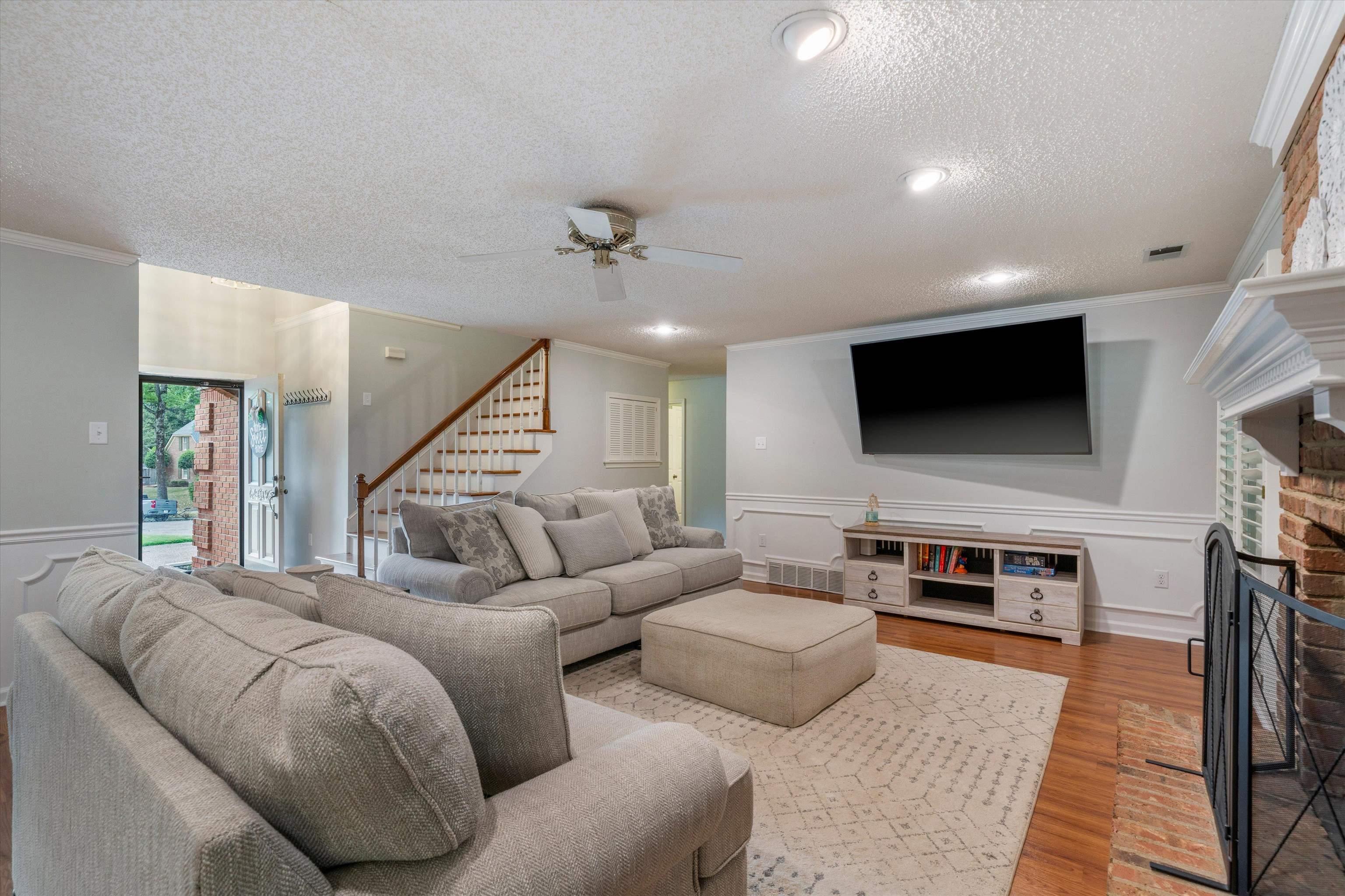 9427 MORNING WOODS CV