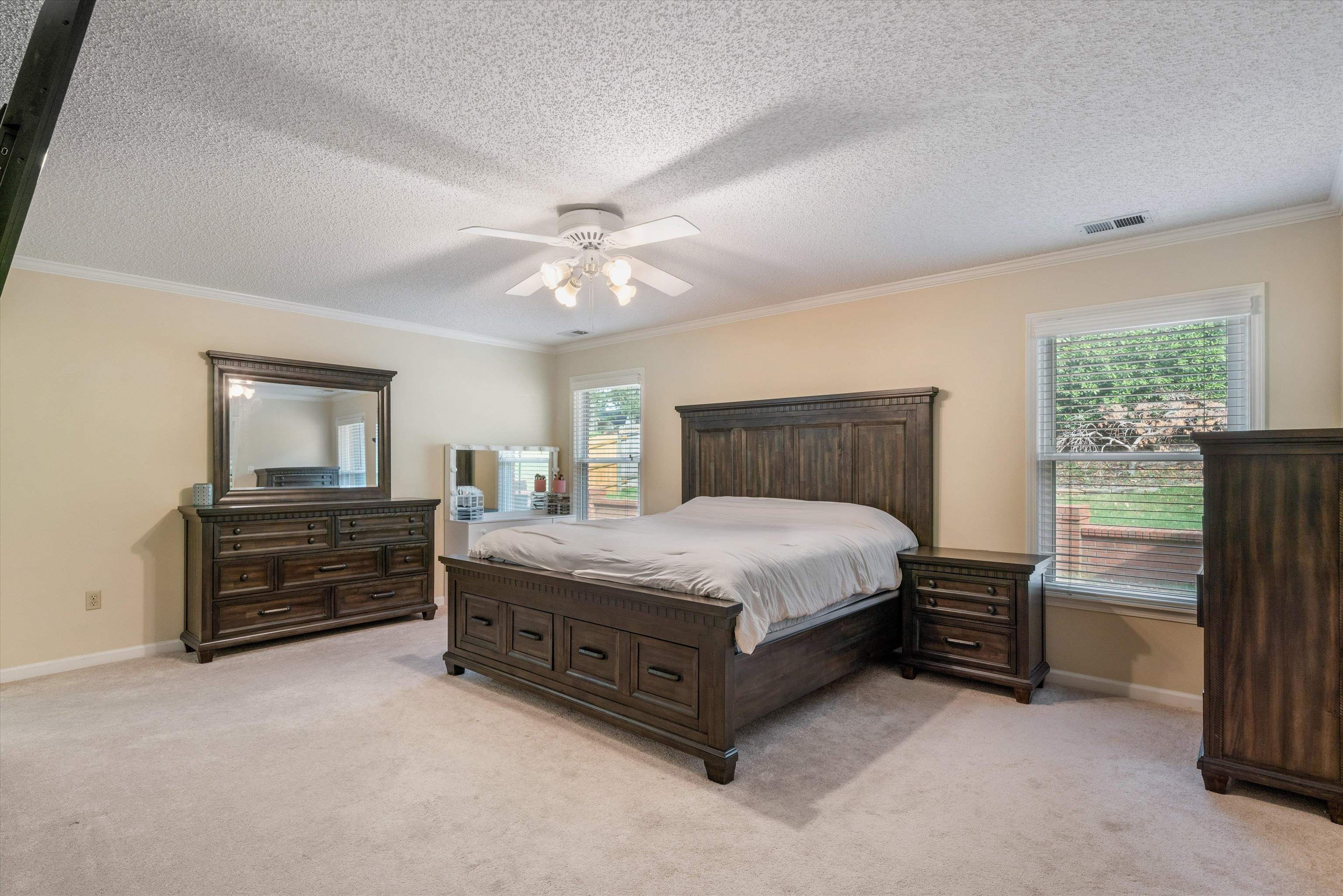 9427 MORNING WOODS CV