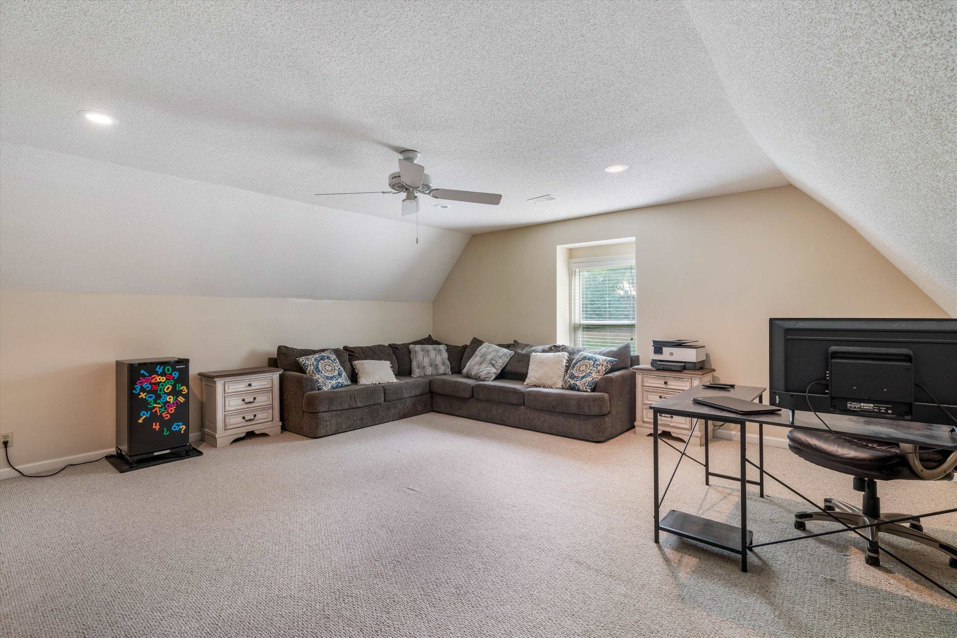 9427 MORNING WOODS CV