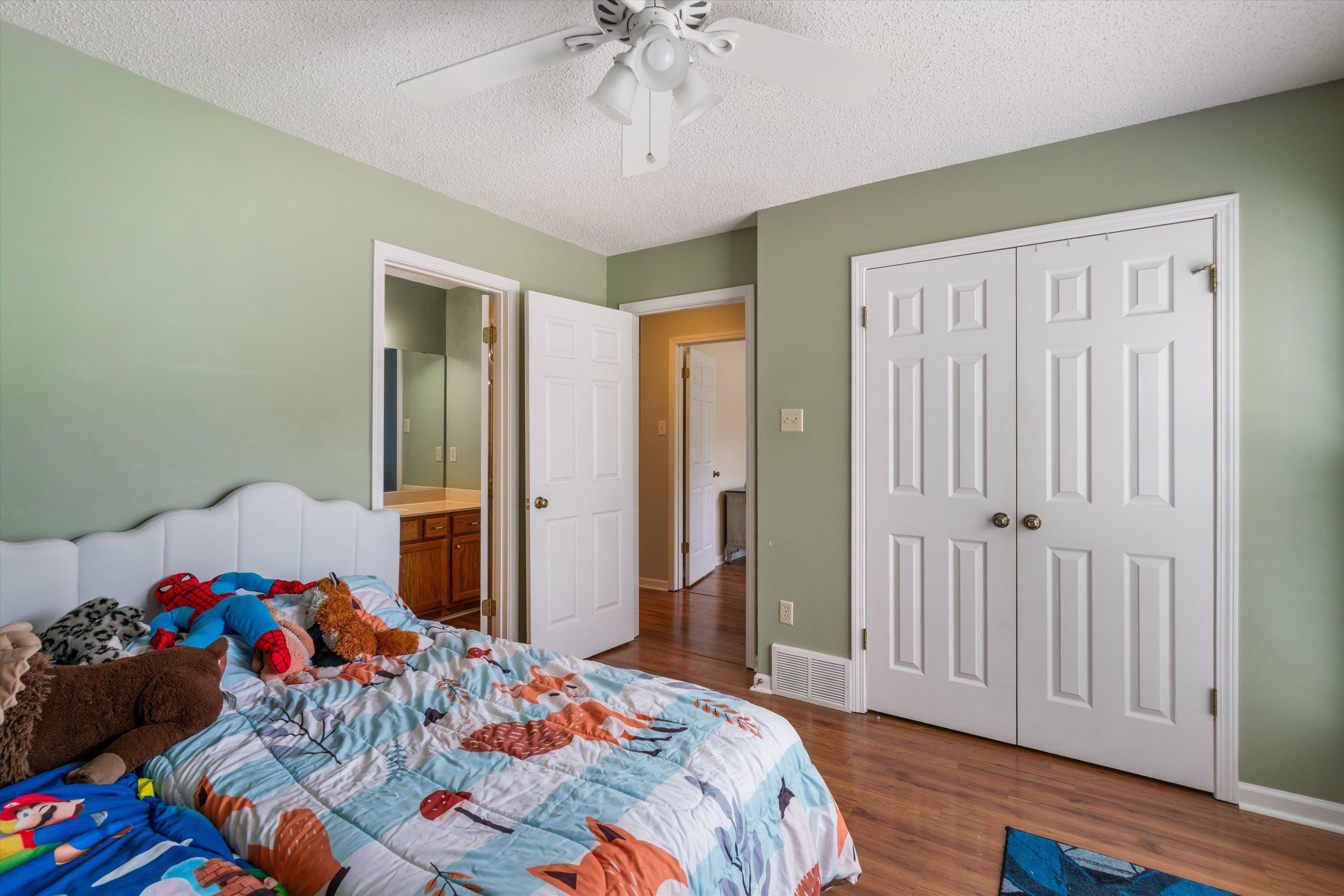 9427 MORNING WOODS CV