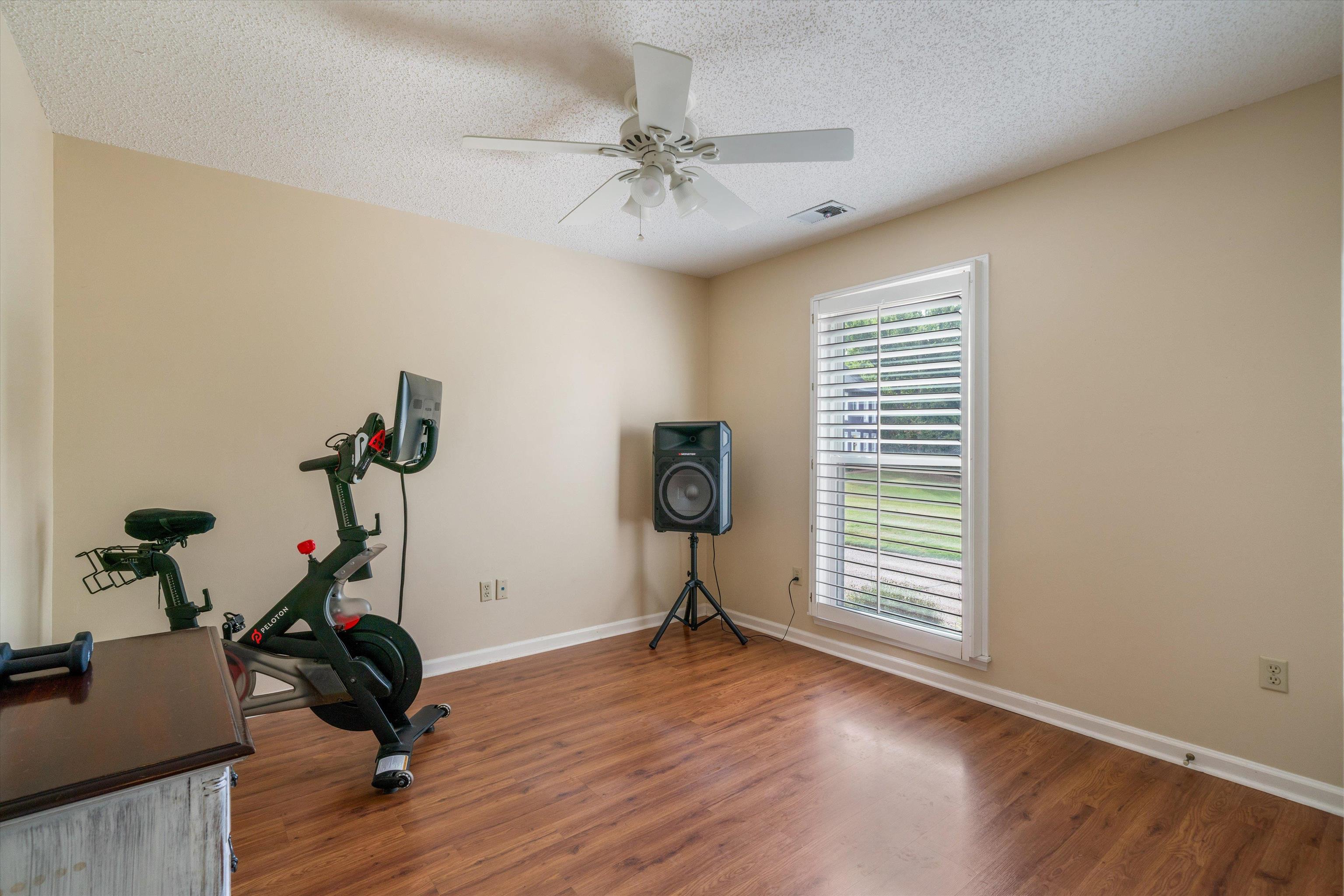 9427 MORNING WOODS CV