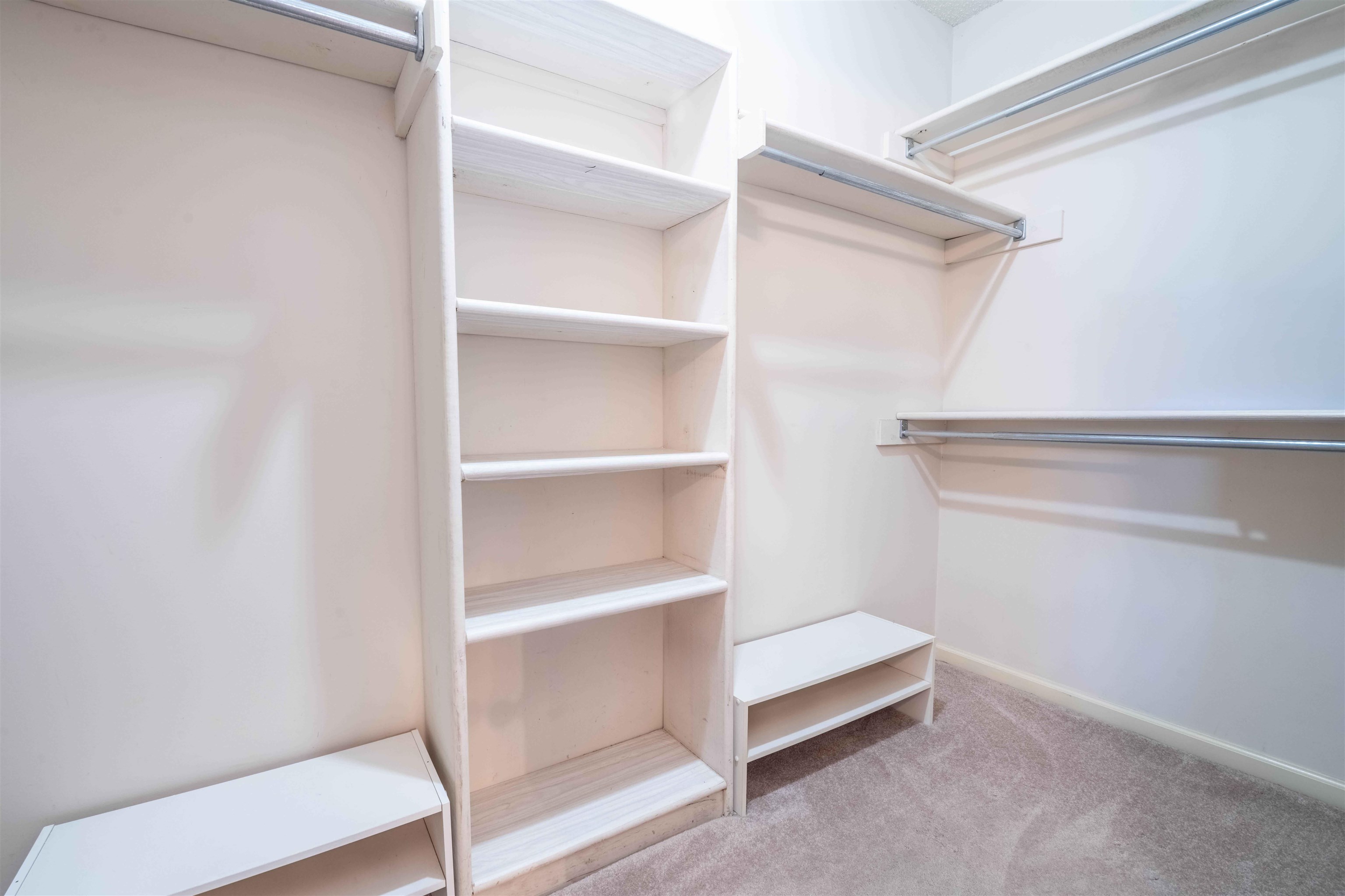 6558 LAUREL BLUFF CT